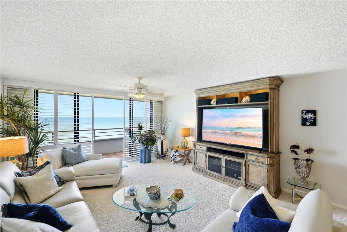 MIRAMAR ROYALE - Residential