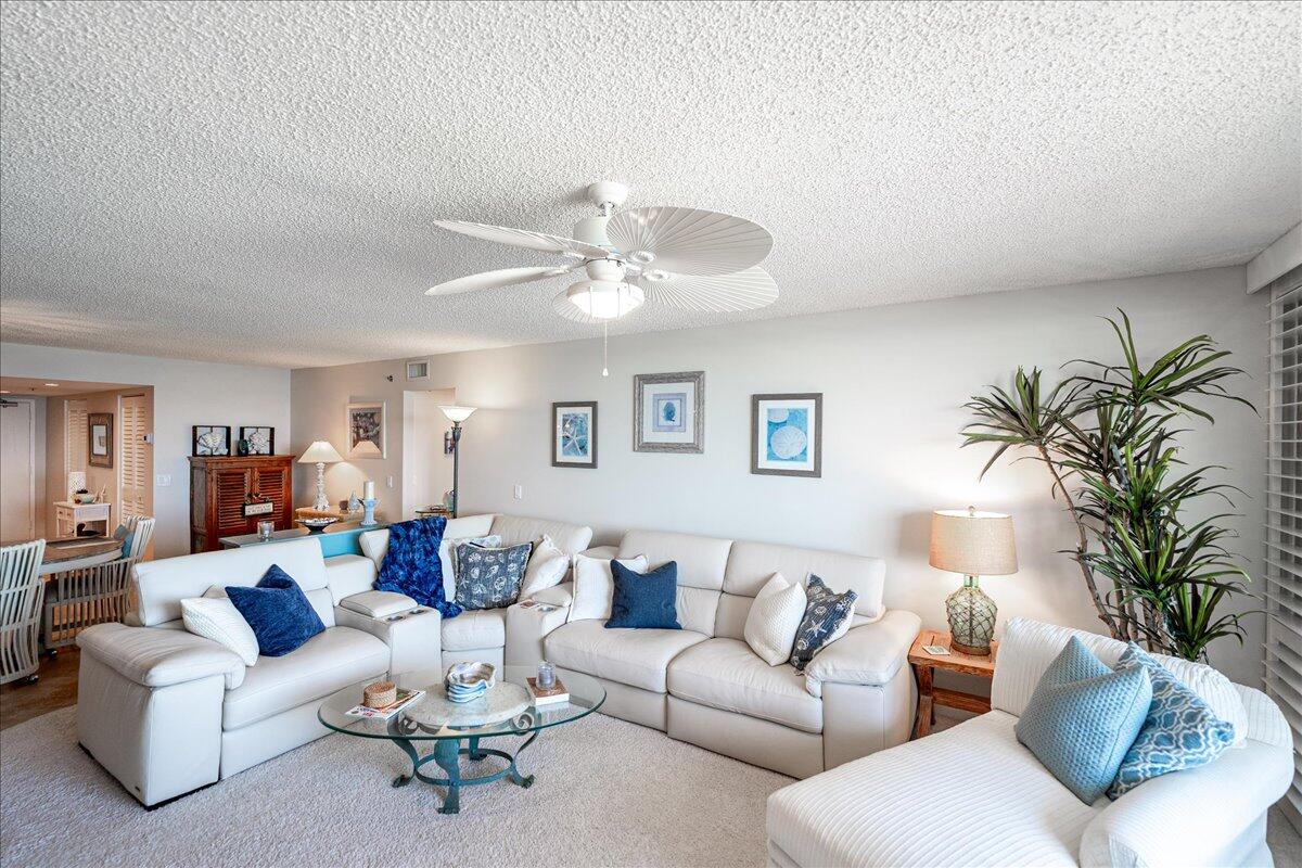 MIRAMAR ROYALE - Residential