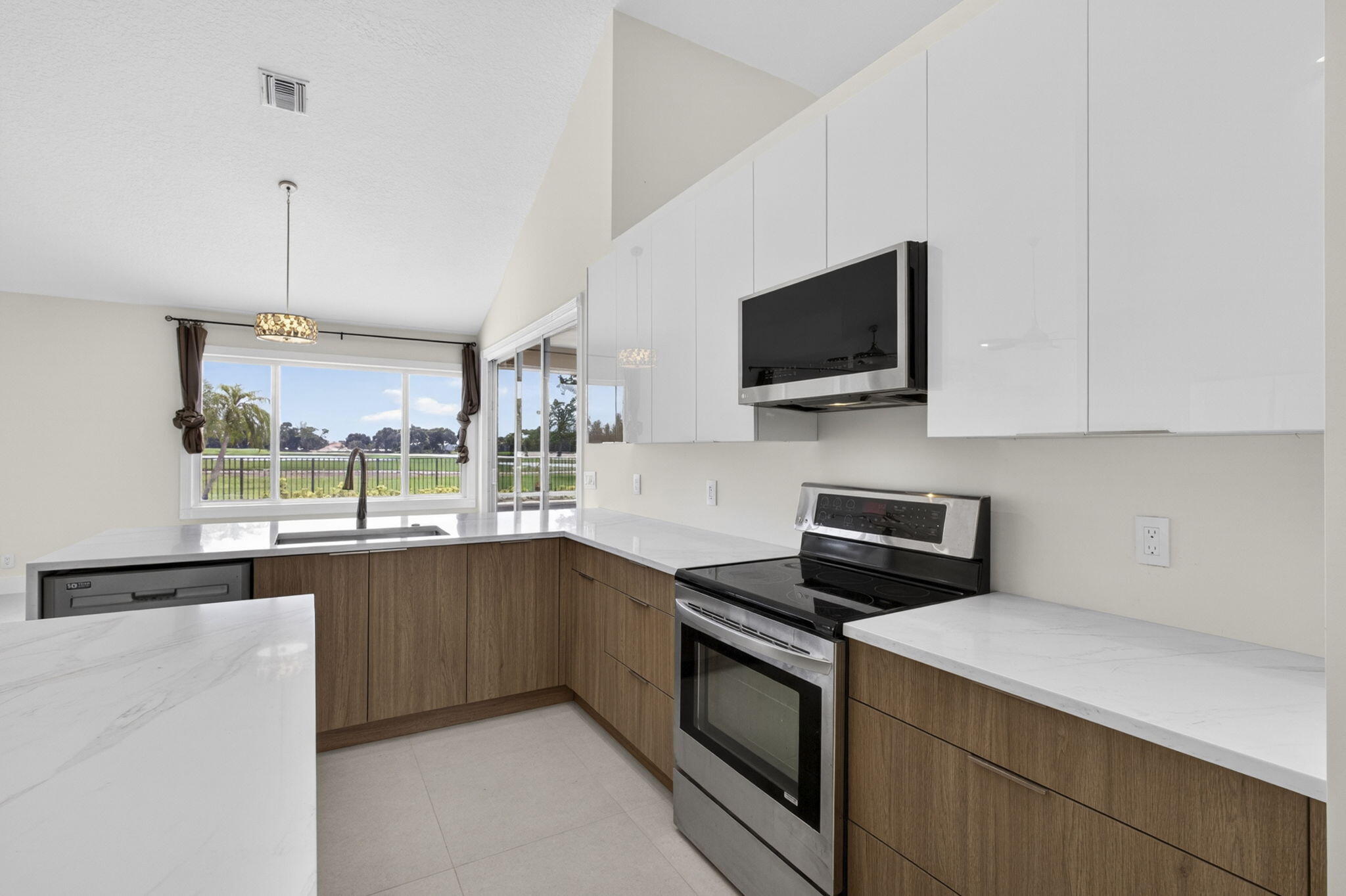 STONEWAL ESTATES - Residential