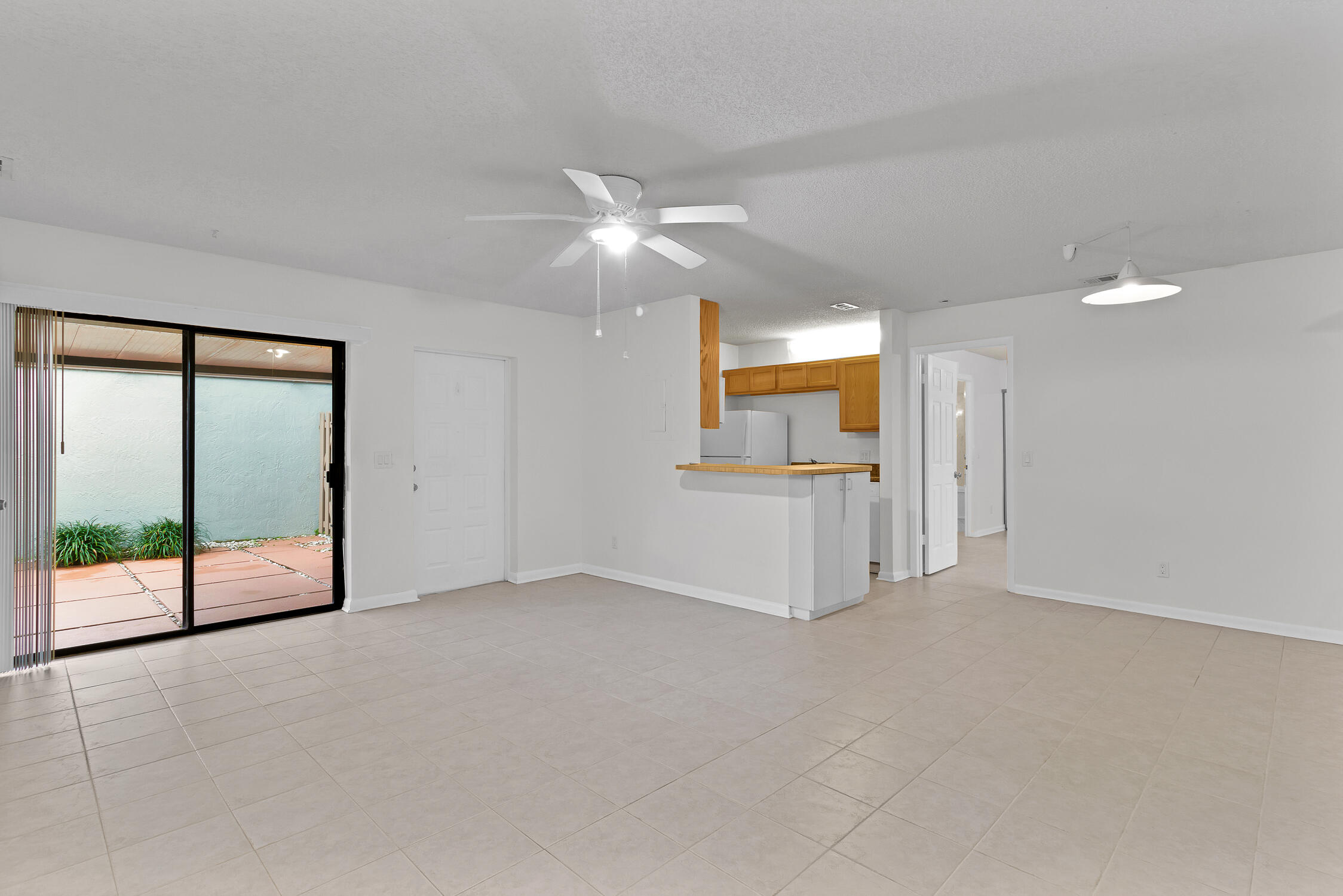 SEBASTIAN LAKES CONDO PHASE I - Residential