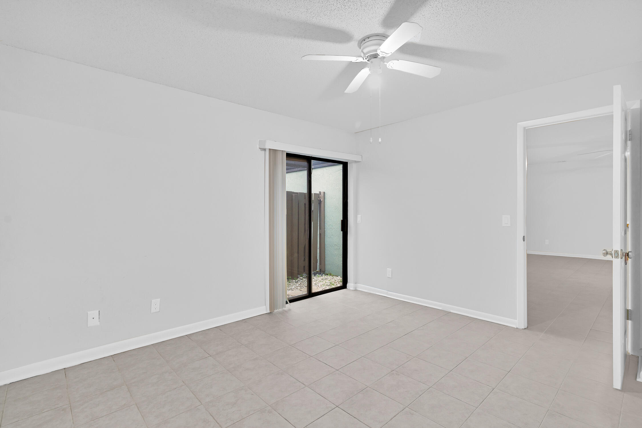 SEBASTIAN LAKES CONDO PHASE I - Residential