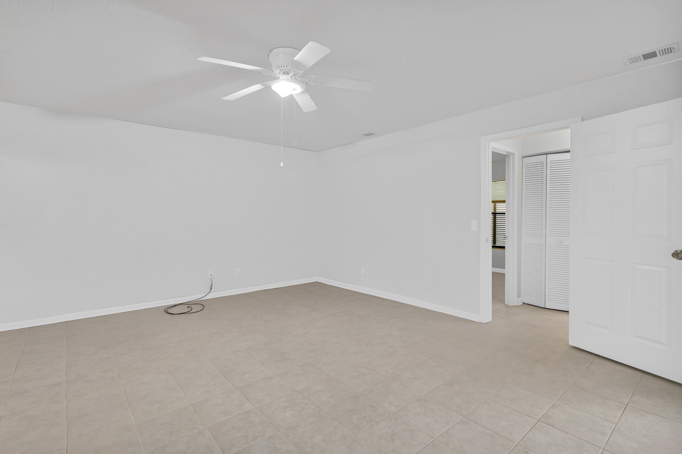 SEBASTIAN LAKES CONDO PHASE I - Residential