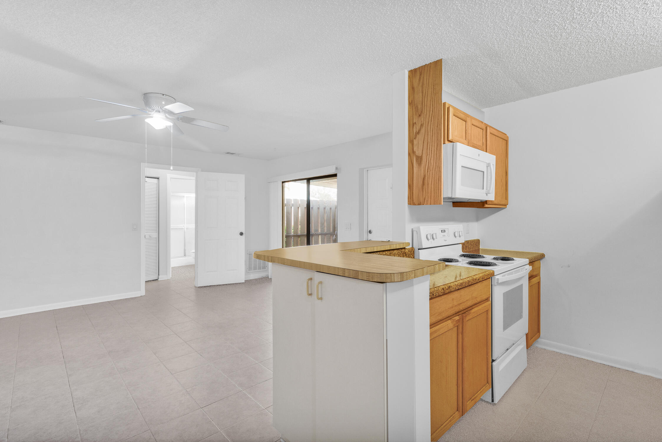 SEBASTIAN LAKES CONDO PHASE I - Residential