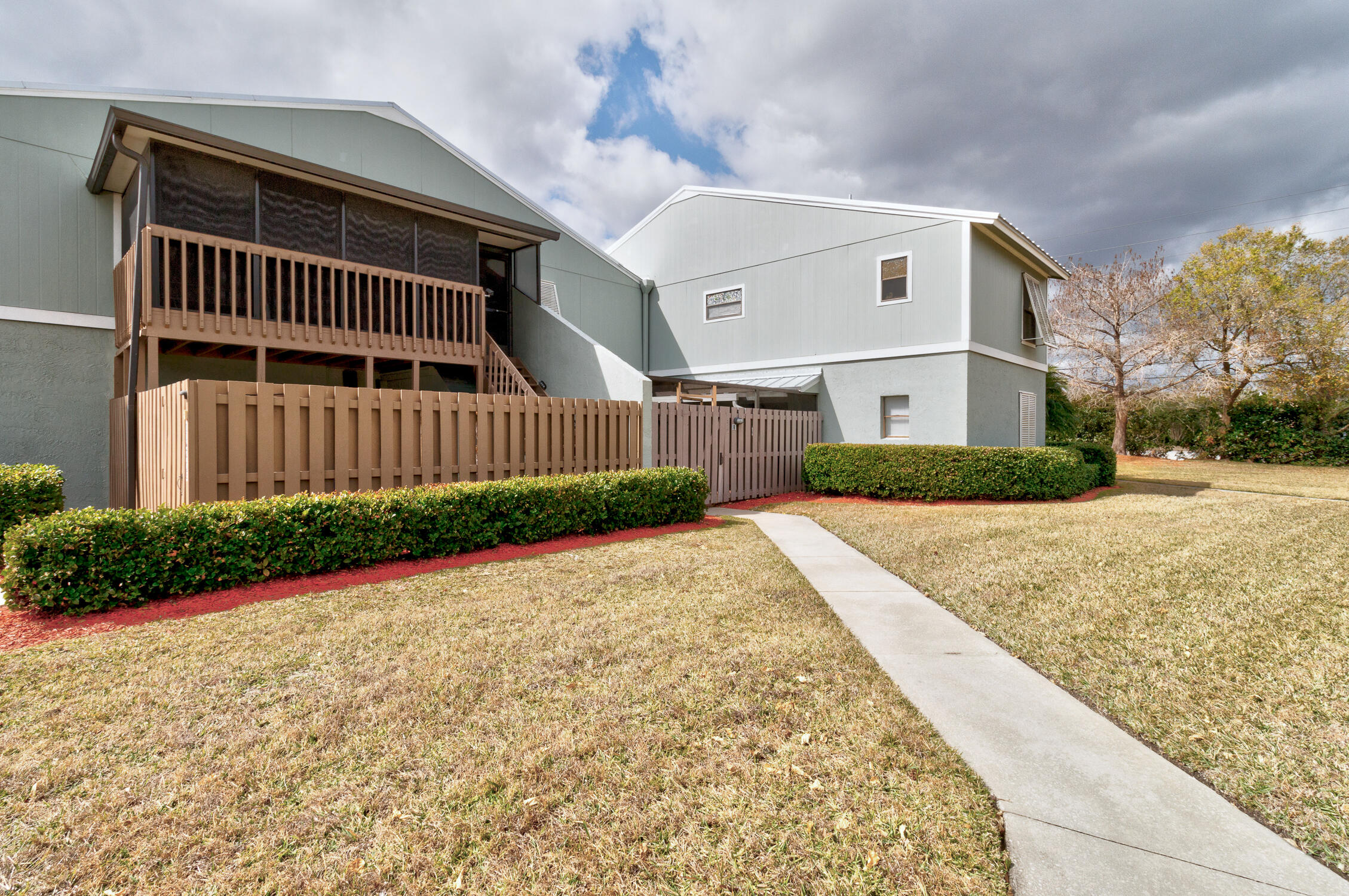 SEBASTIAN LAKES CONDO PHASE I - Residential