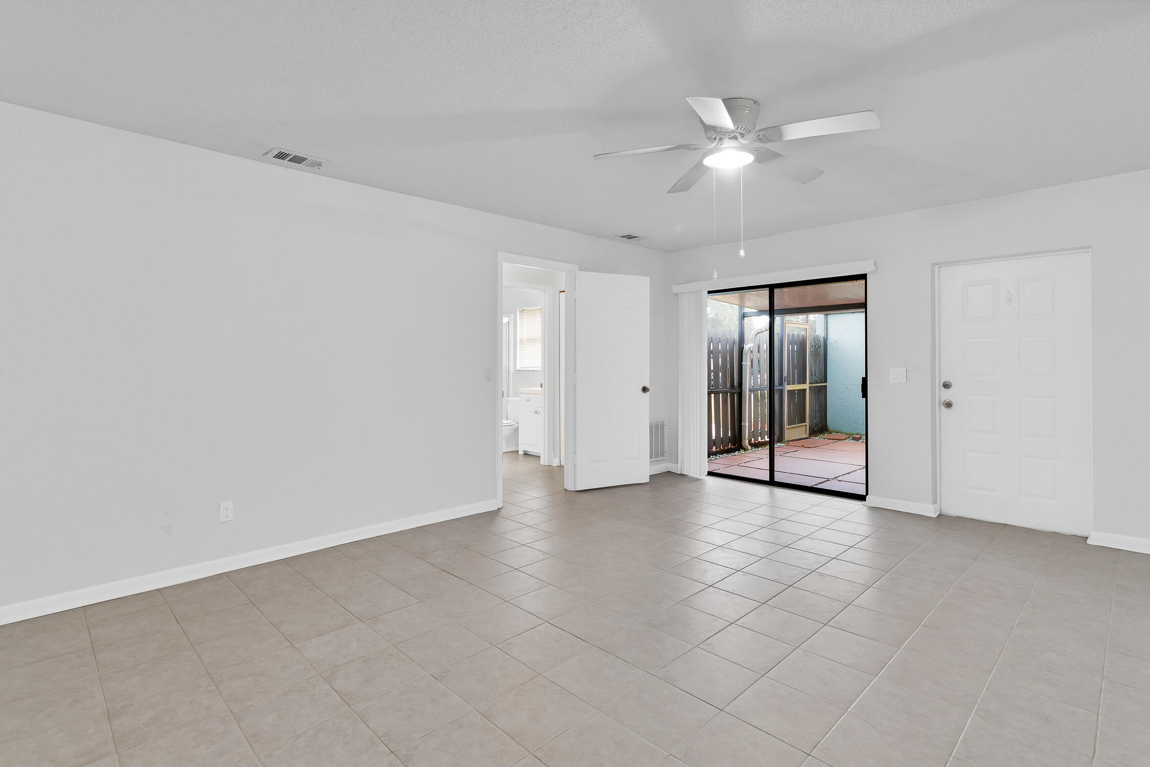 SEBASTIAN LAKES CONDO PHASE I - Residential