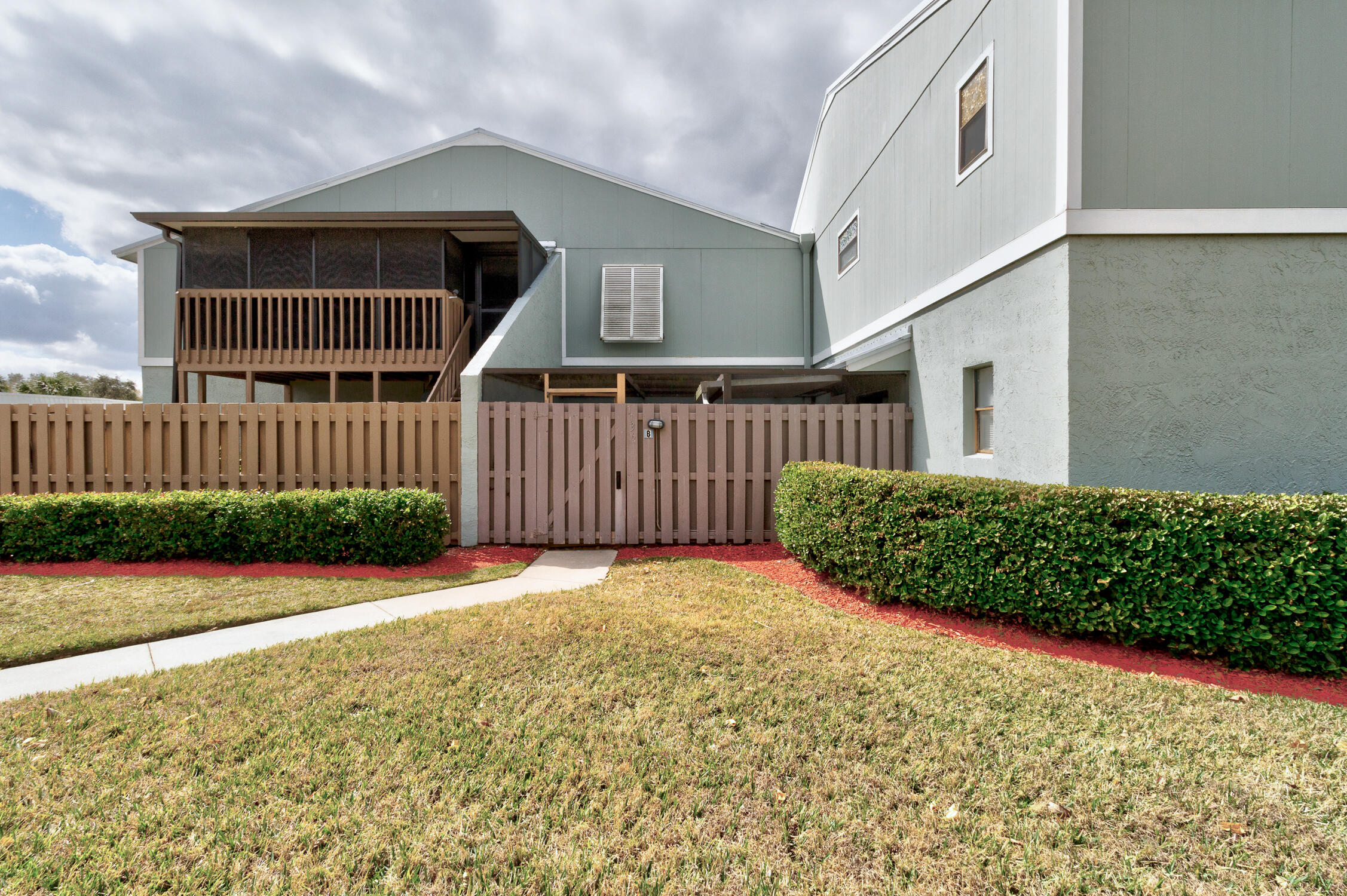 SEBASTIAN LAKES CONDO PHASE I - Residential