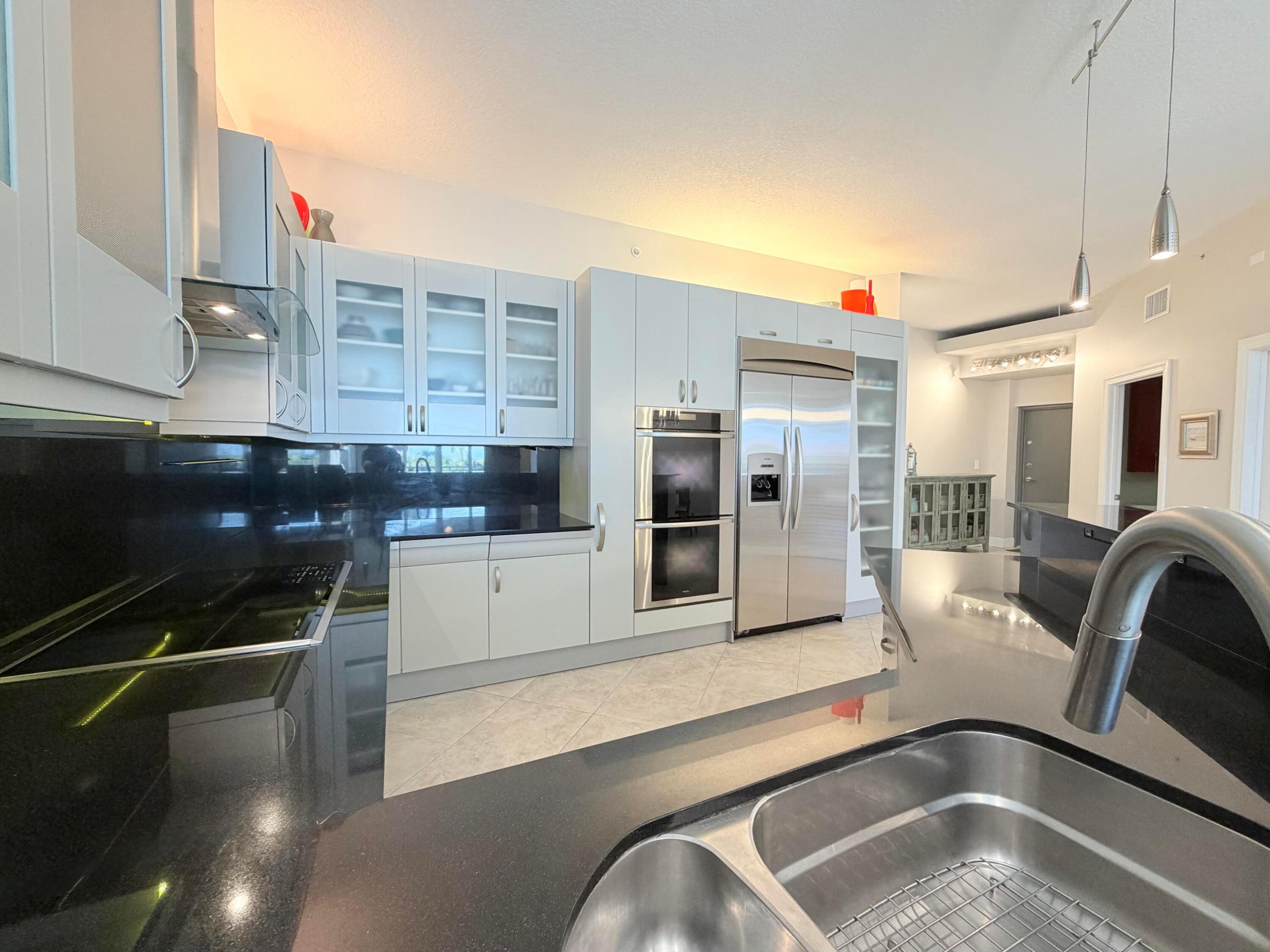 HIBISCUS BY THE SEA CONDOMINIUM - Residential