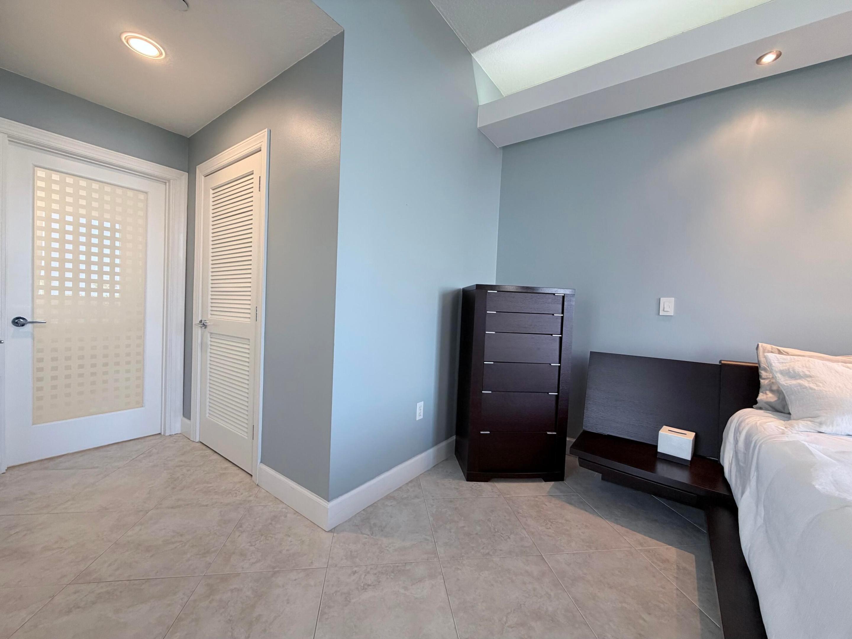 HIBISCUS BY THE SEA CONDOMINIUM - Residential