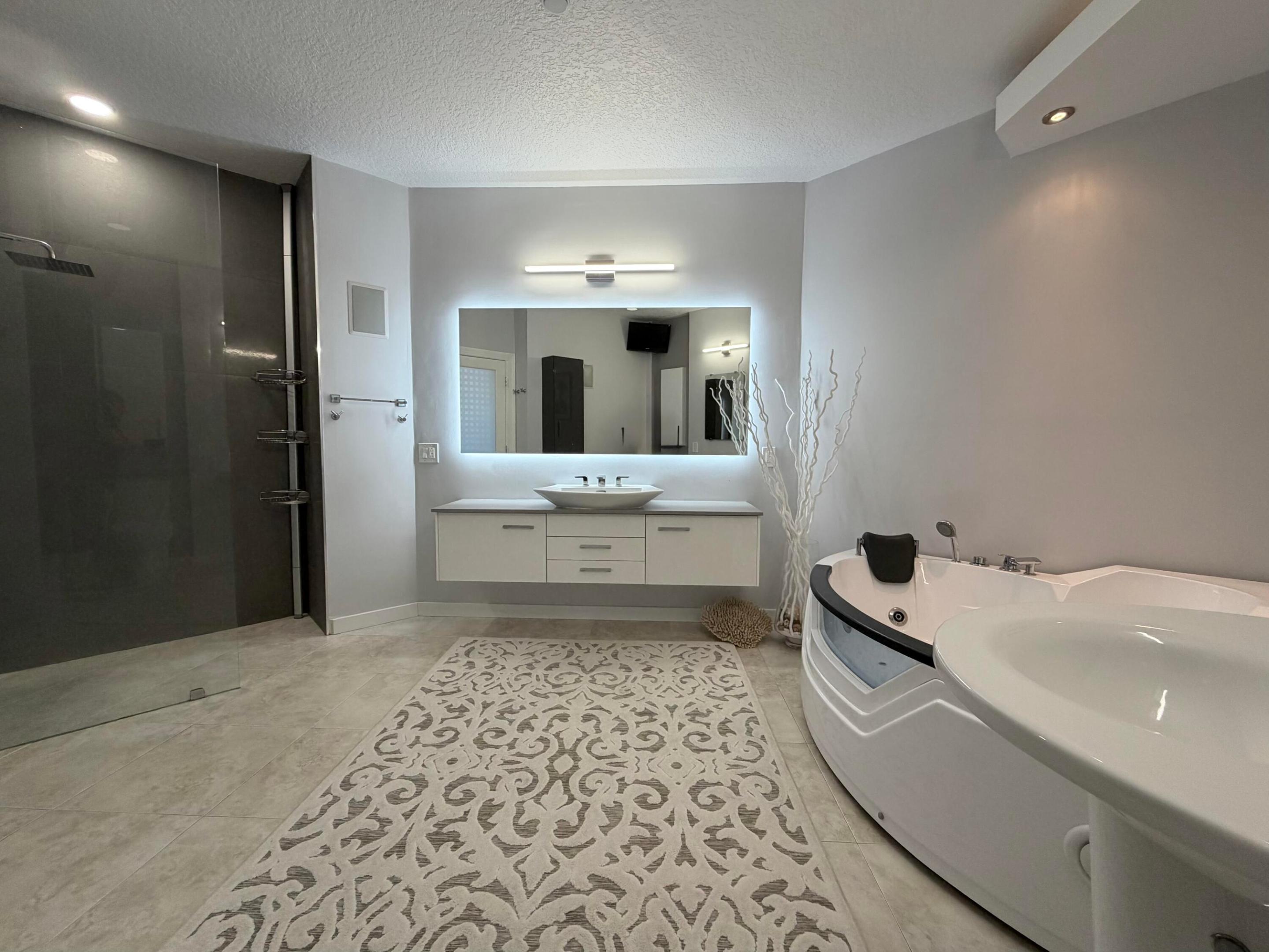 HIBISCUS BY THE SEA CONDOMINIUM - Residential