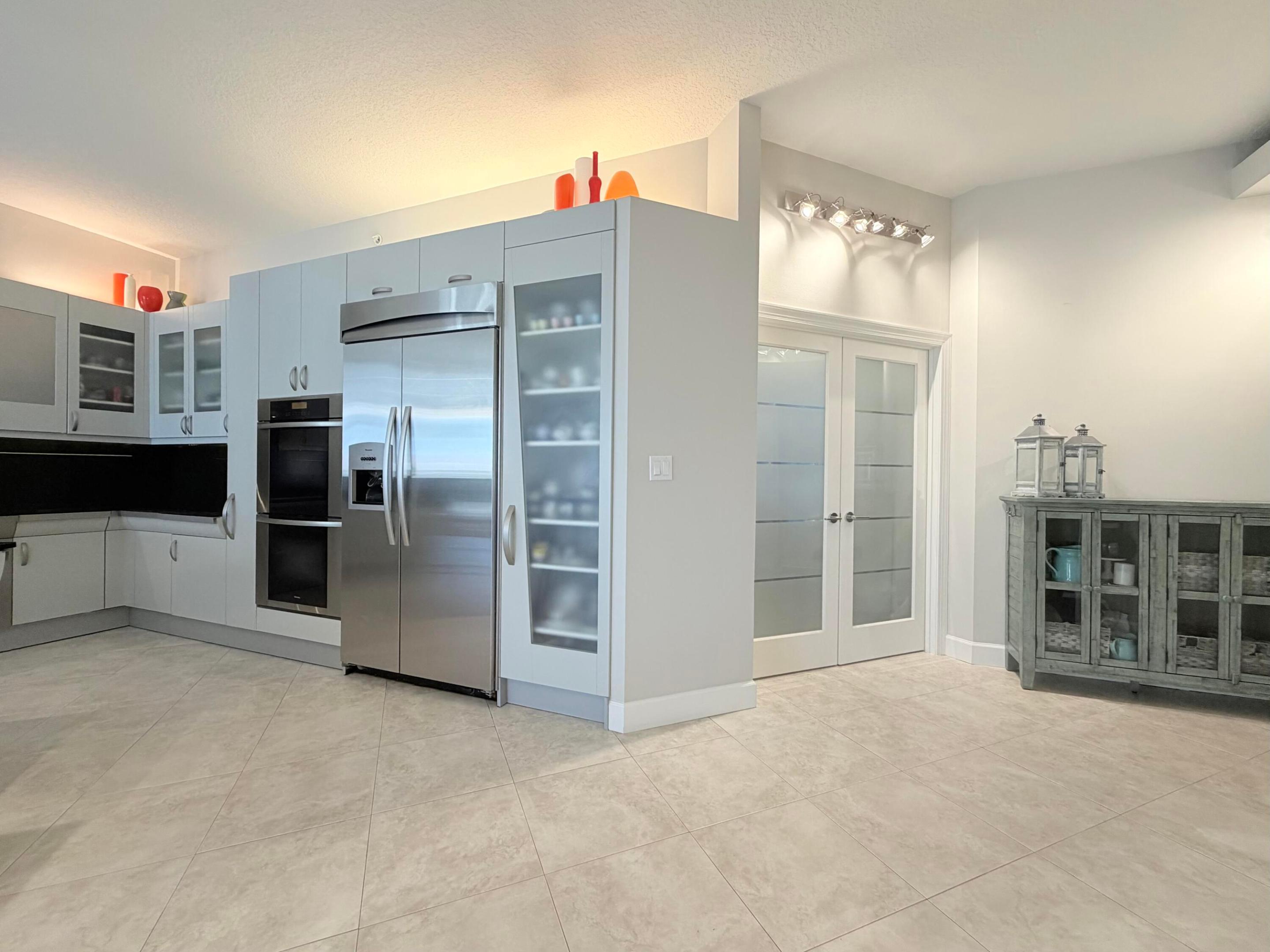 HIBISCUS BY THE SEA CONDOMINIUM - Residential