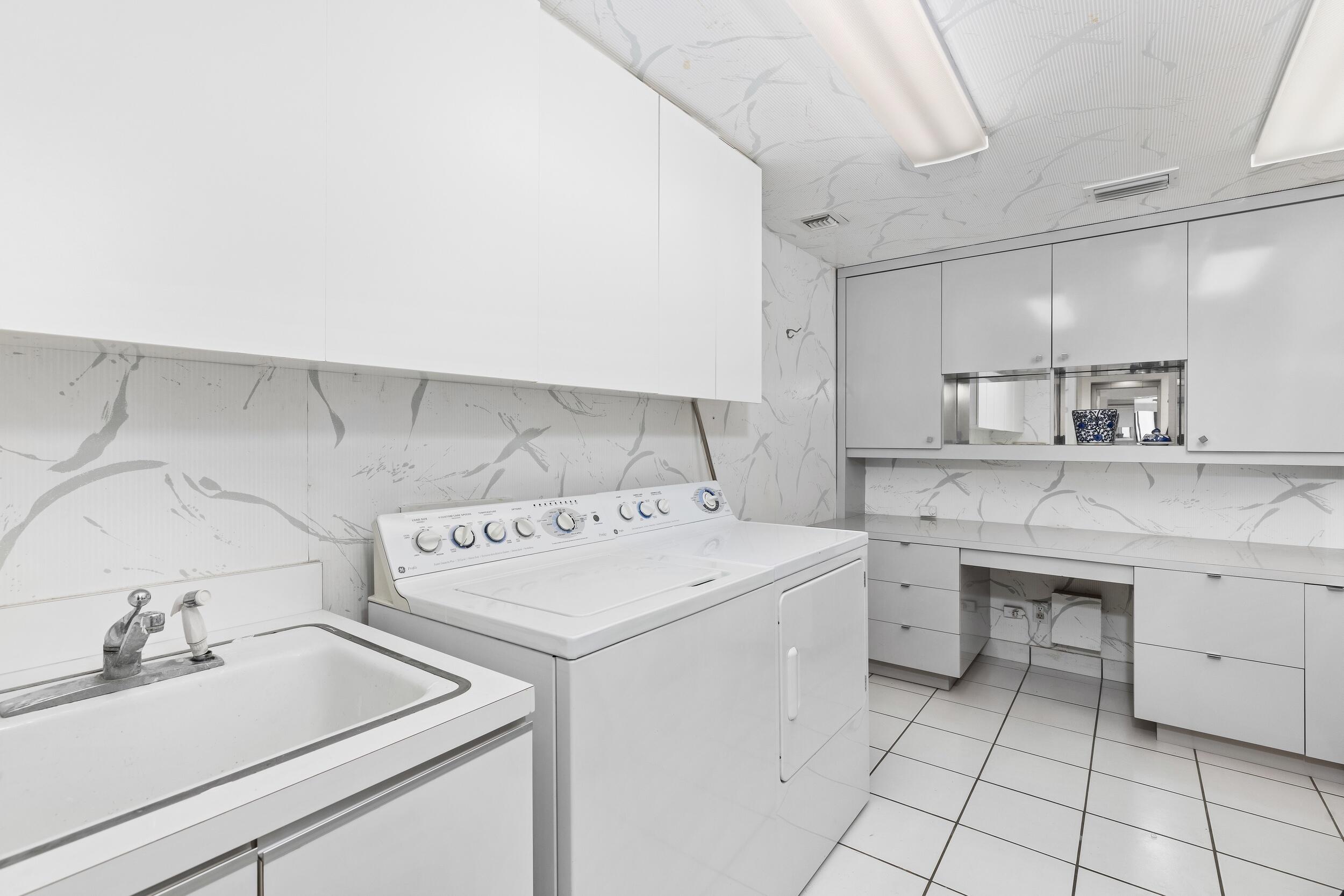 TWO THOUSAND CONDO - Residential