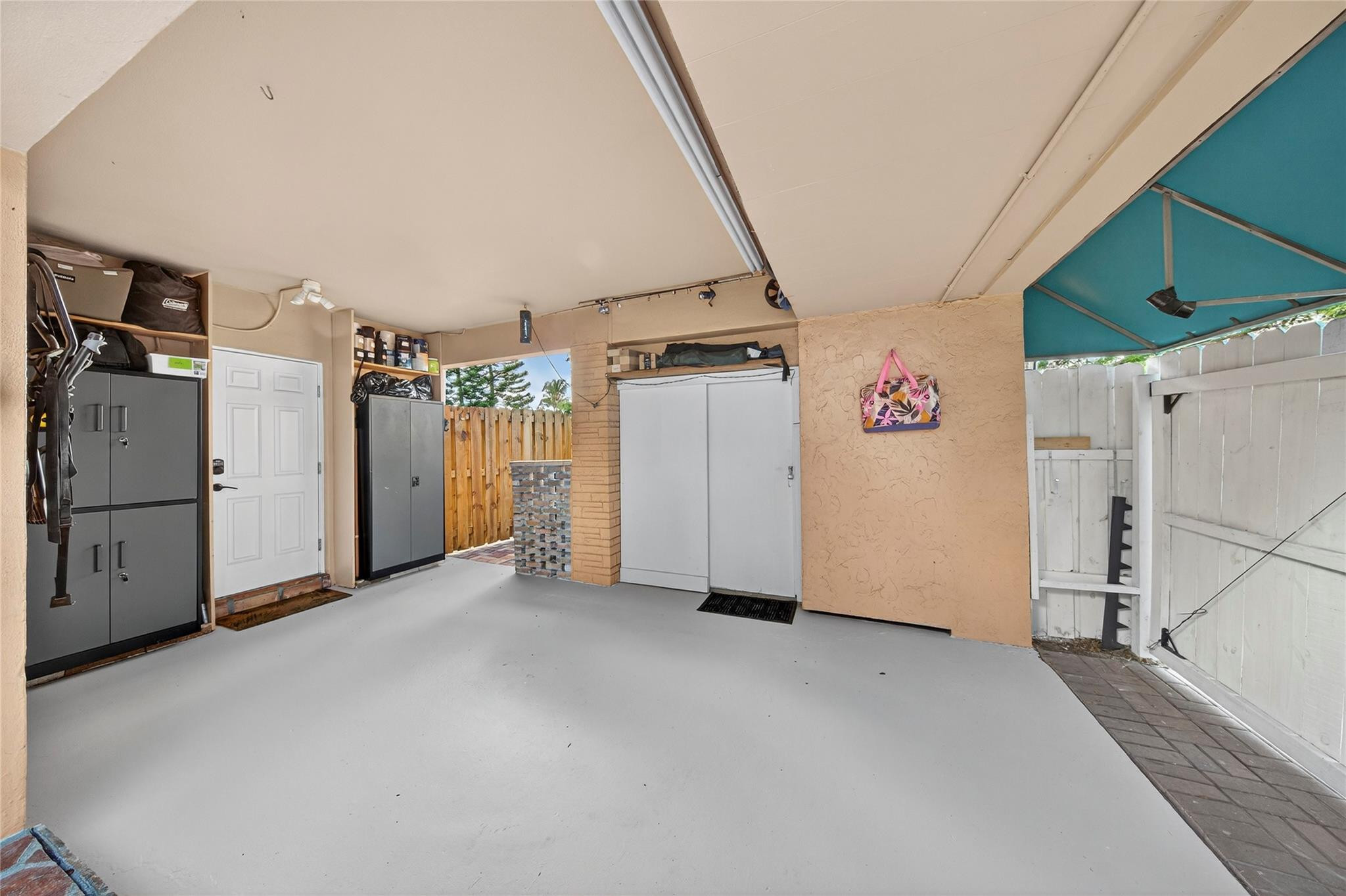 LYONS PARK - Residential
