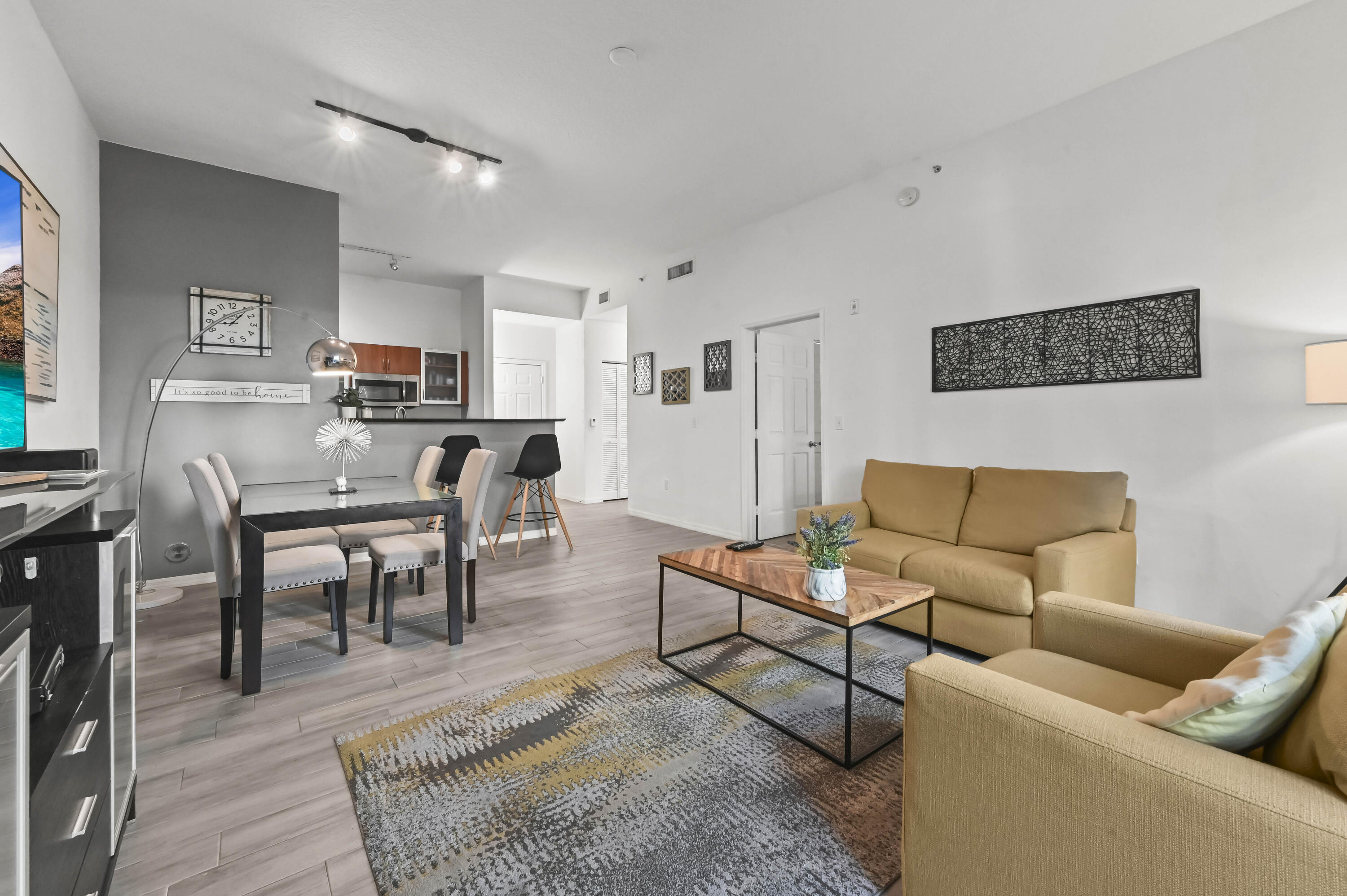 MOORINGS AT LANTANA - Residential