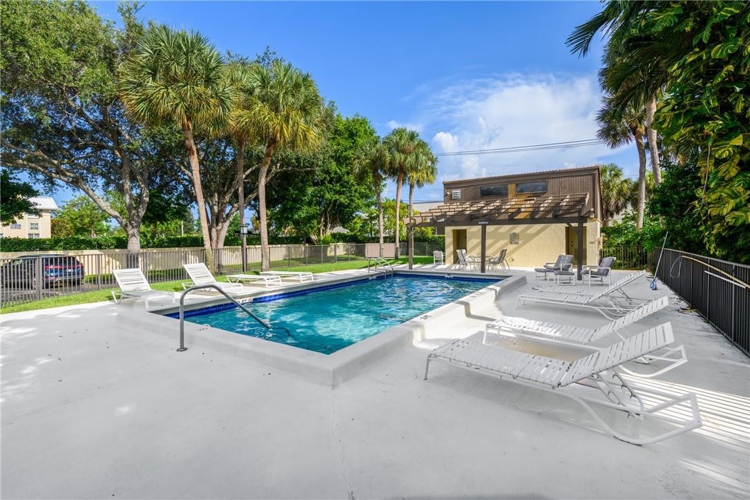MEADOW KNOLL - Residential
