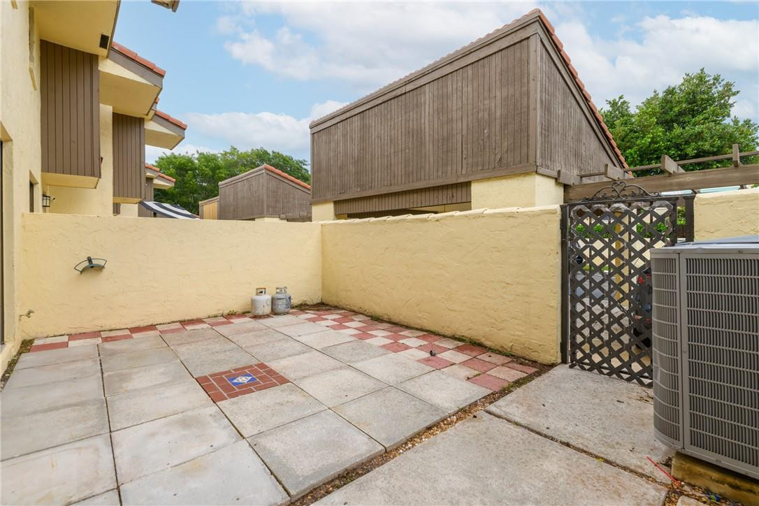 MEADOW KNOLL - Residential