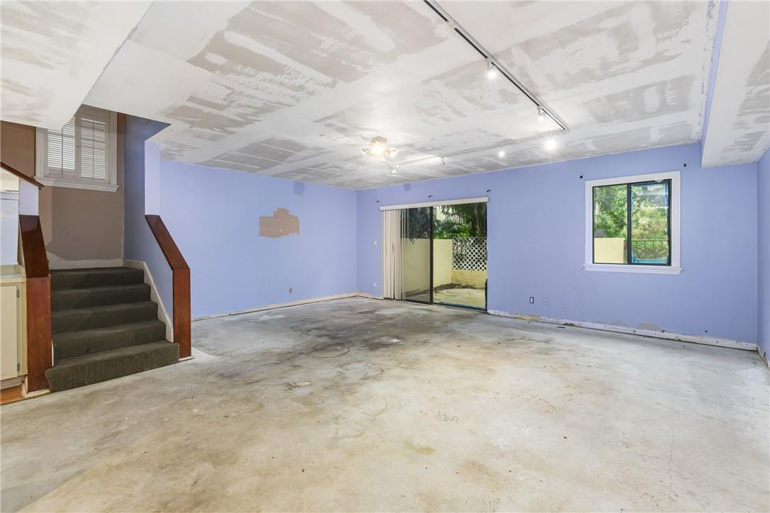 MEADOW KNOLL - Residential