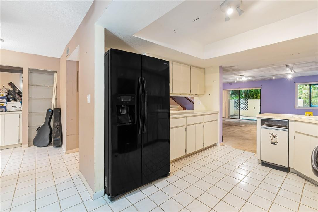 MEADOW KNOLL - Residential