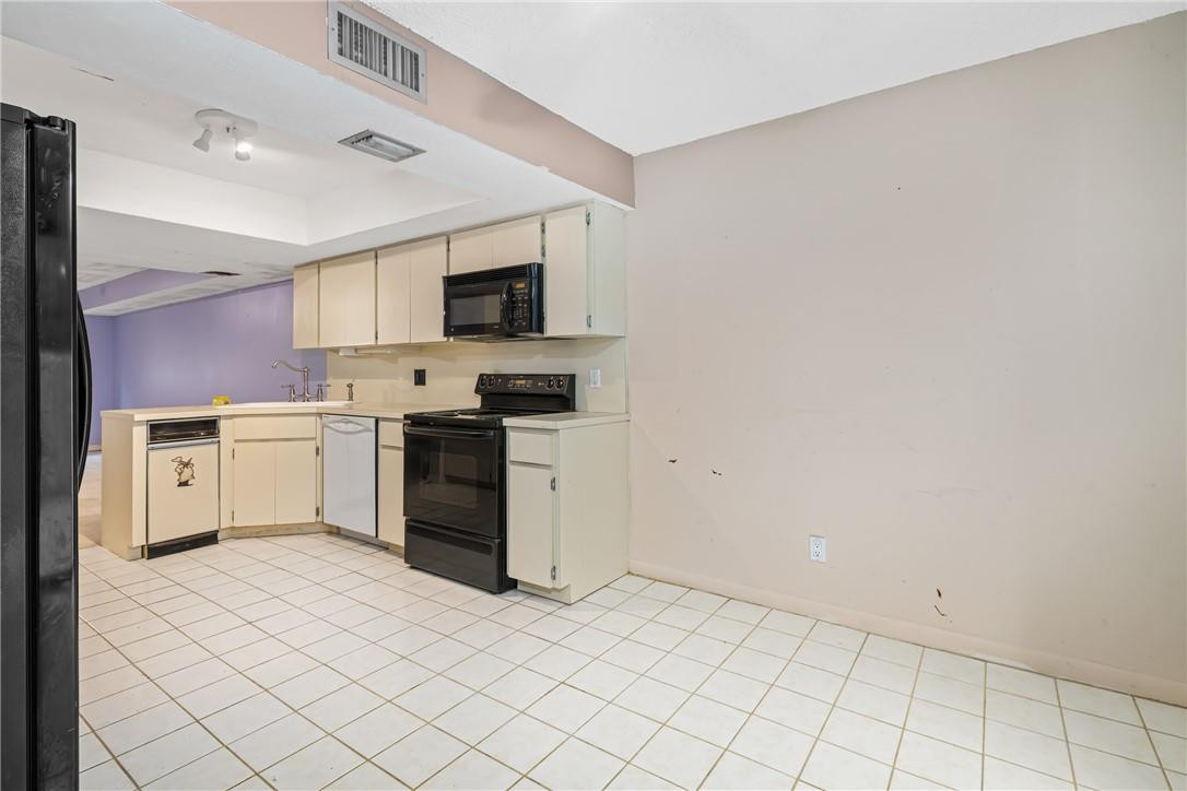 MEADOW KNOLL - Residential
