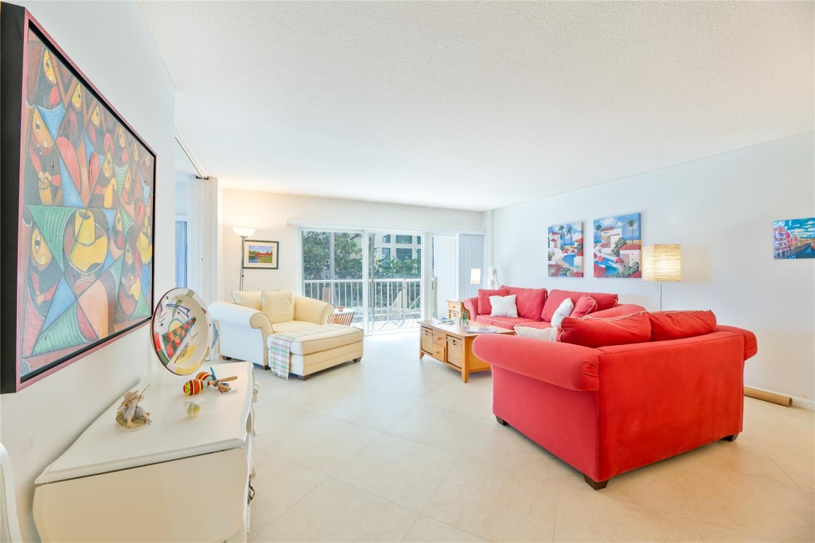 LANDMARK AT HILLSBORO CON - Residential