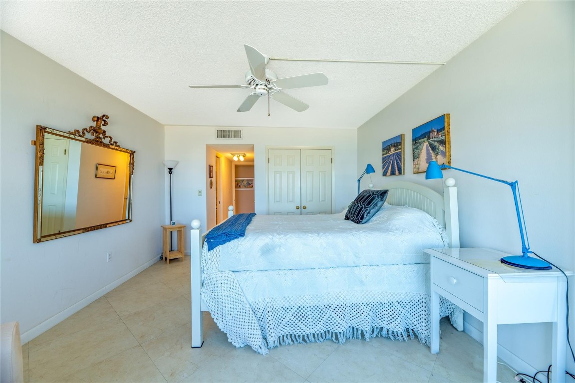 LANDMARK AT HILLSBORO CON - Residential