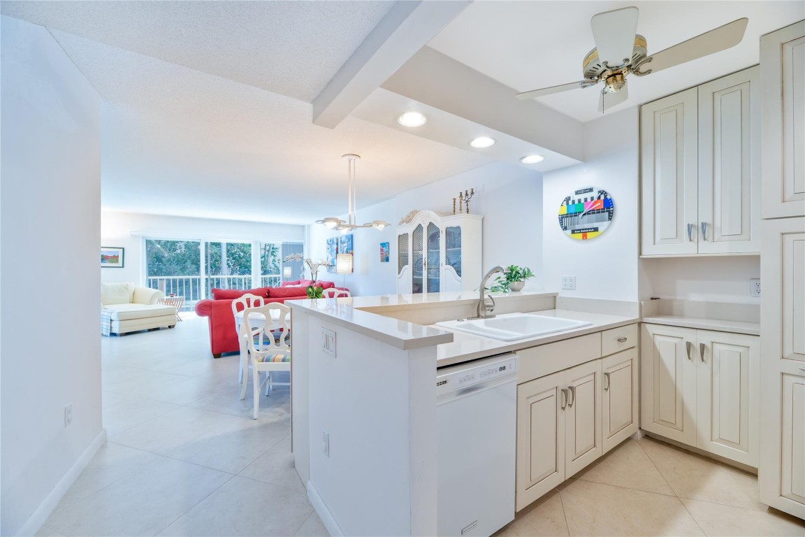 LANDMARK AT HILLSBORO CON - Residential