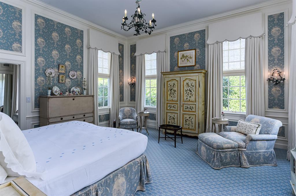 REGENTS PARK - Residential