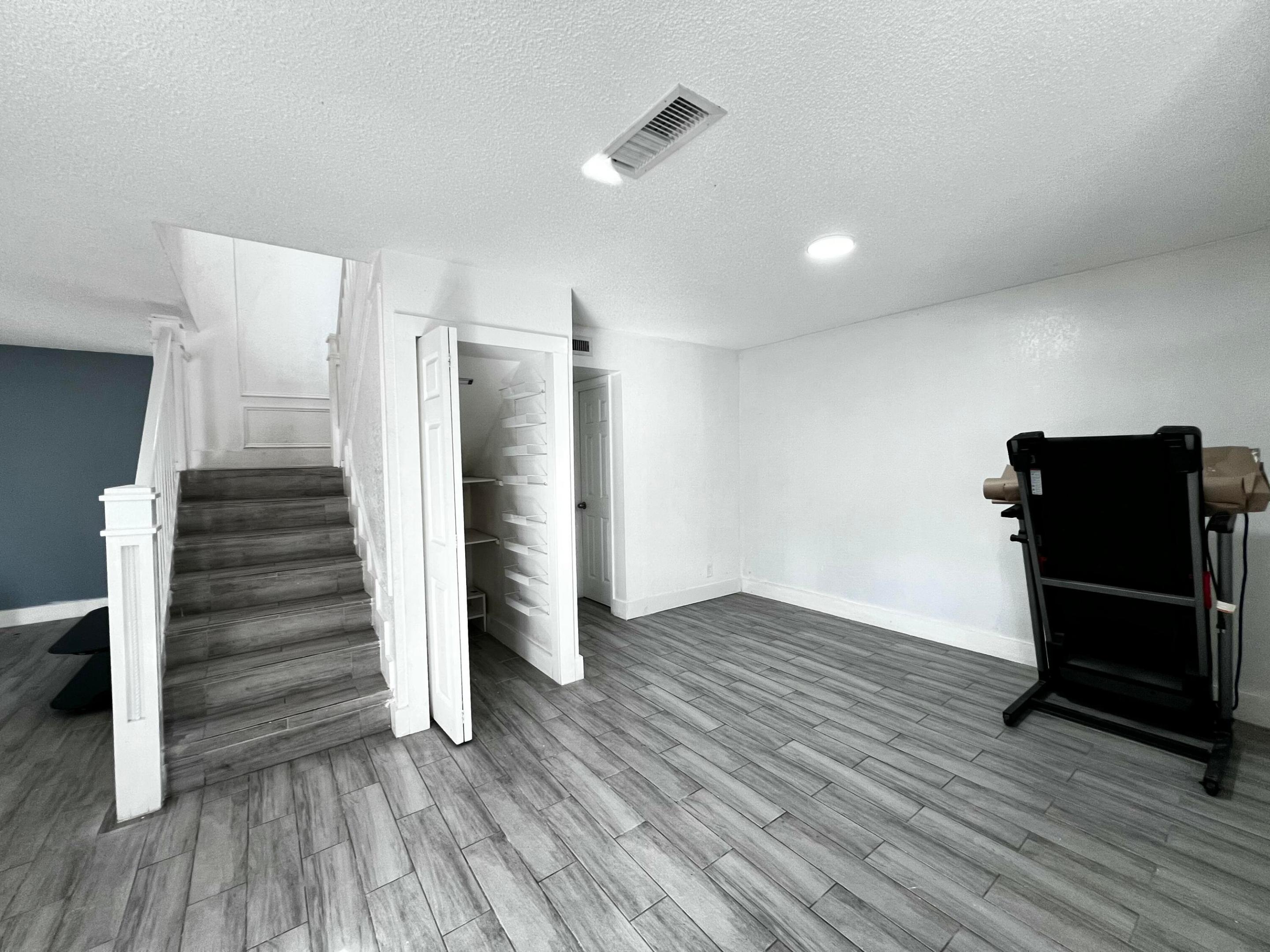 WOODLANDS OF PALM SPRINGS - Residential Lease