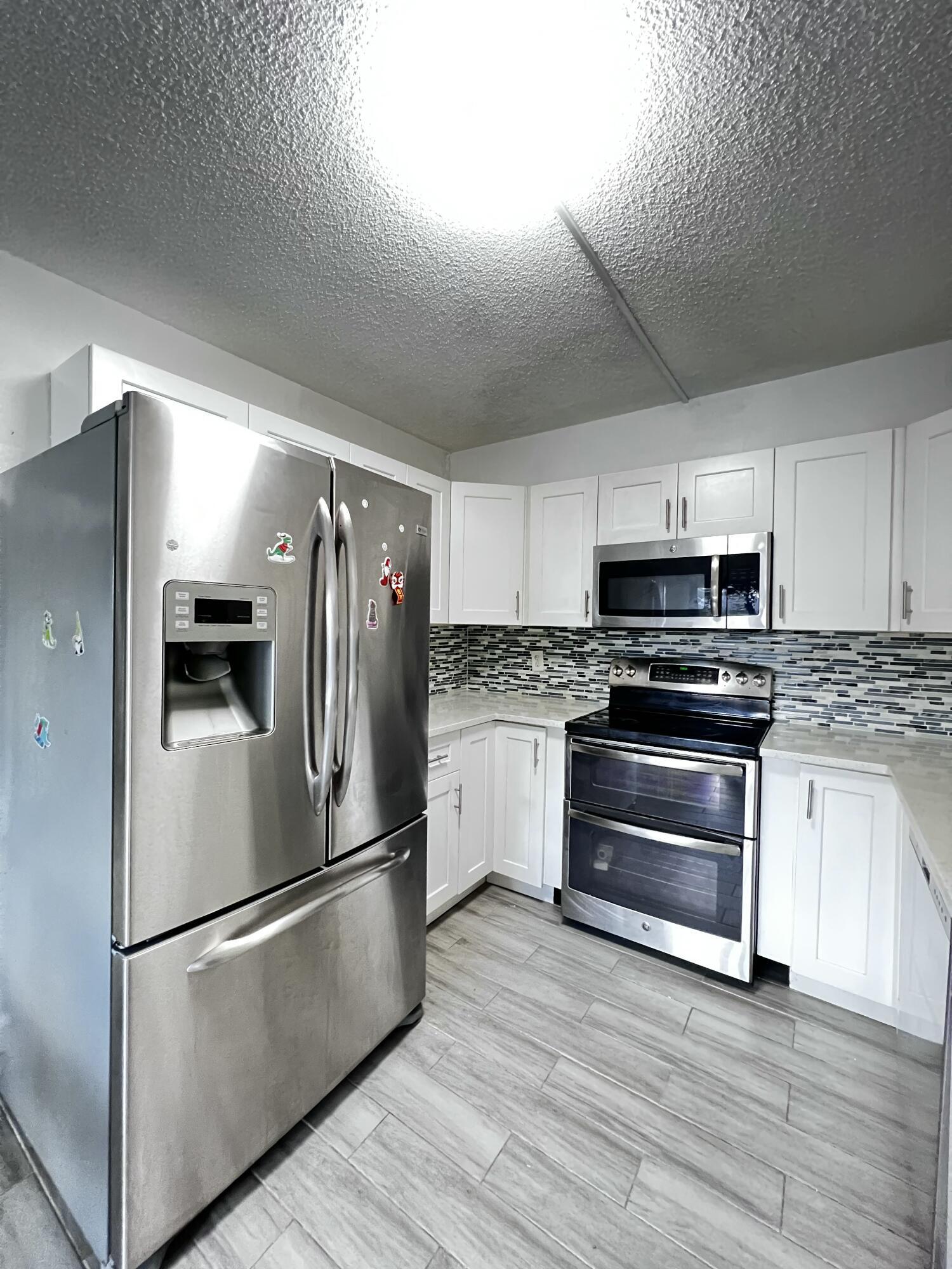WOODLANDS OF PALM SPRINGS - Residential Lease