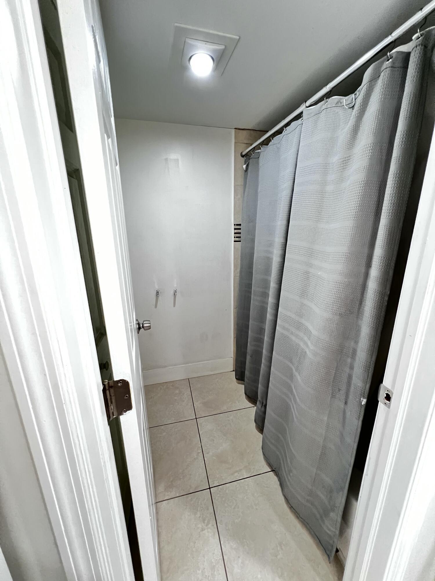 WOODLANDS OF PALM SPRINGS - Residential Lease