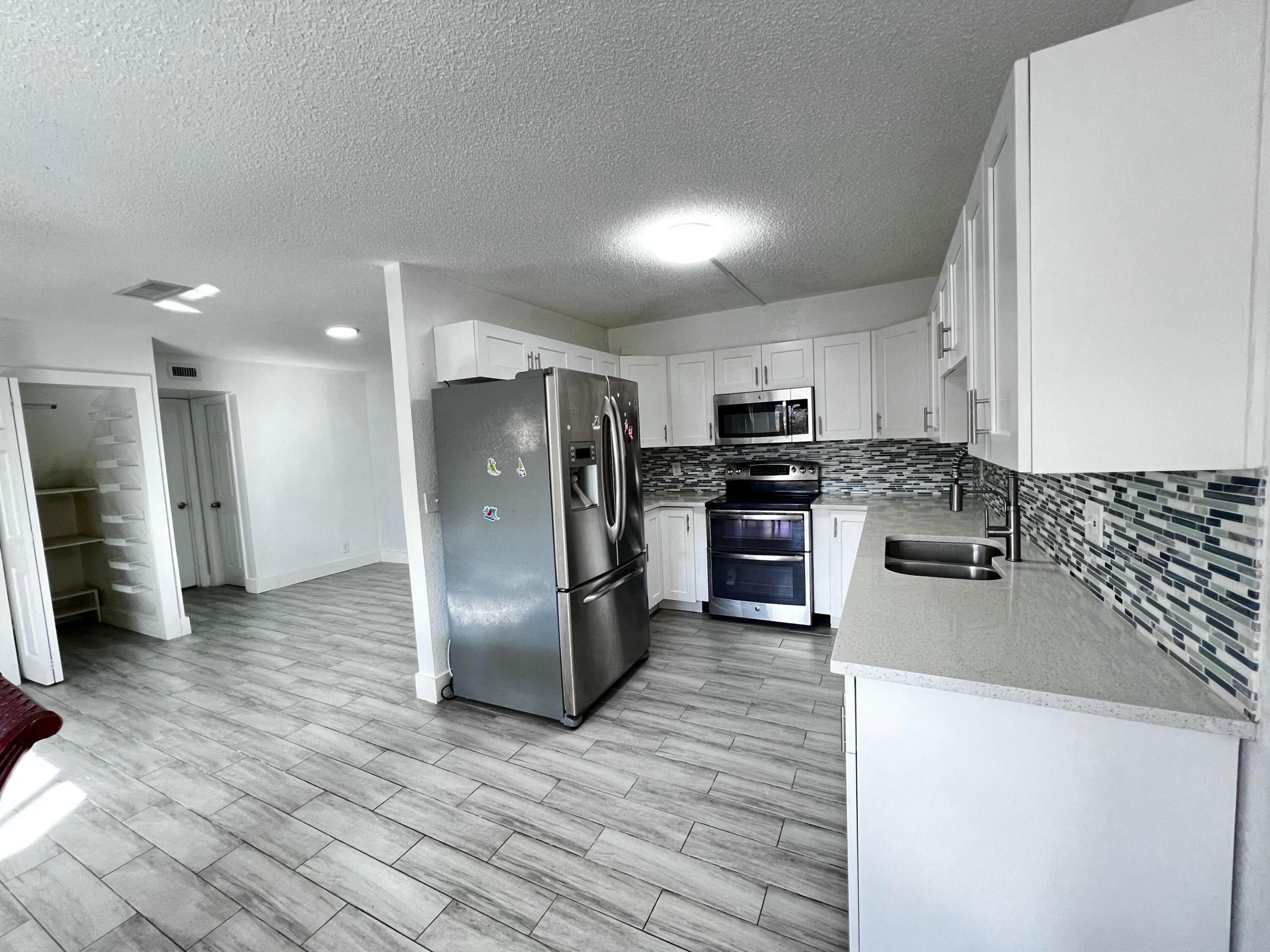 WOODLANDS OF PALM SPRINGS - Residential Lease