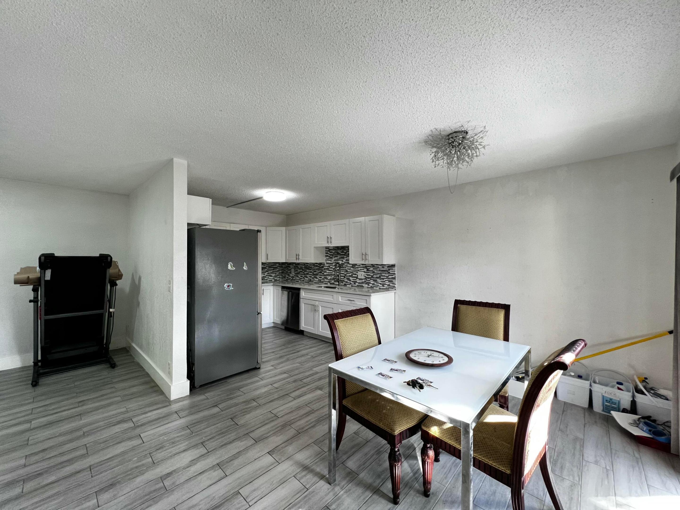 WOODLANDS OF PALM SPRINGS - Residential Lease