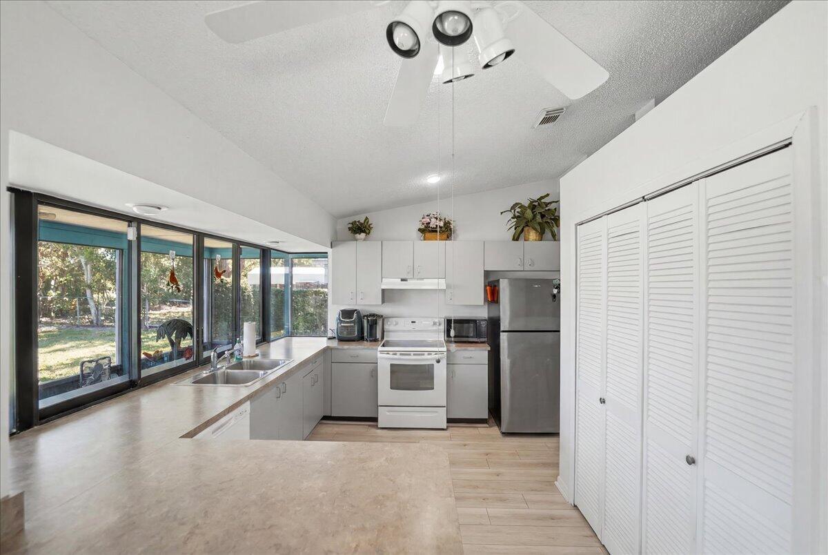 PORT ST LUCIE SECTION 6 - Residential
