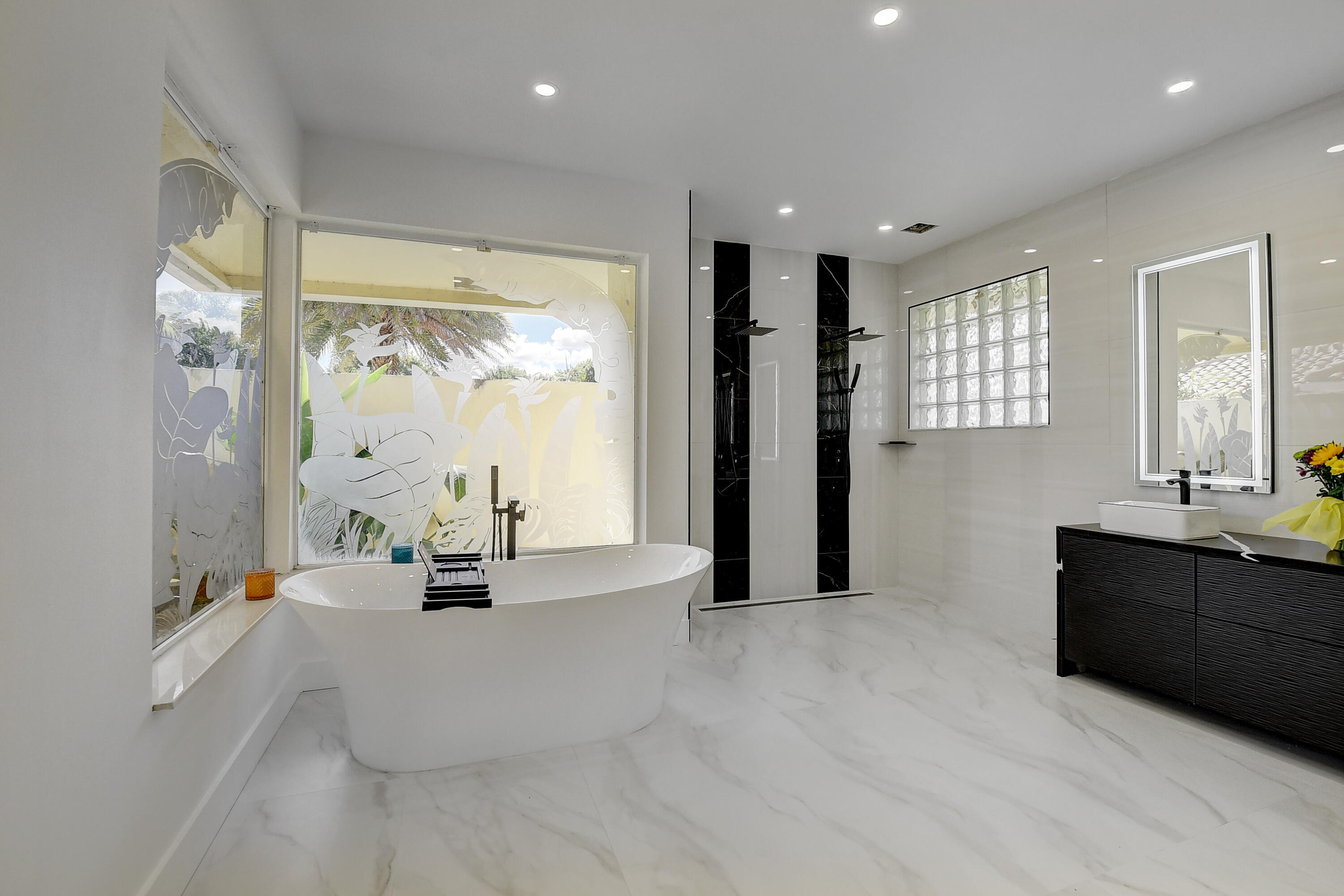 ABERDEEN 8 - Residential Lease