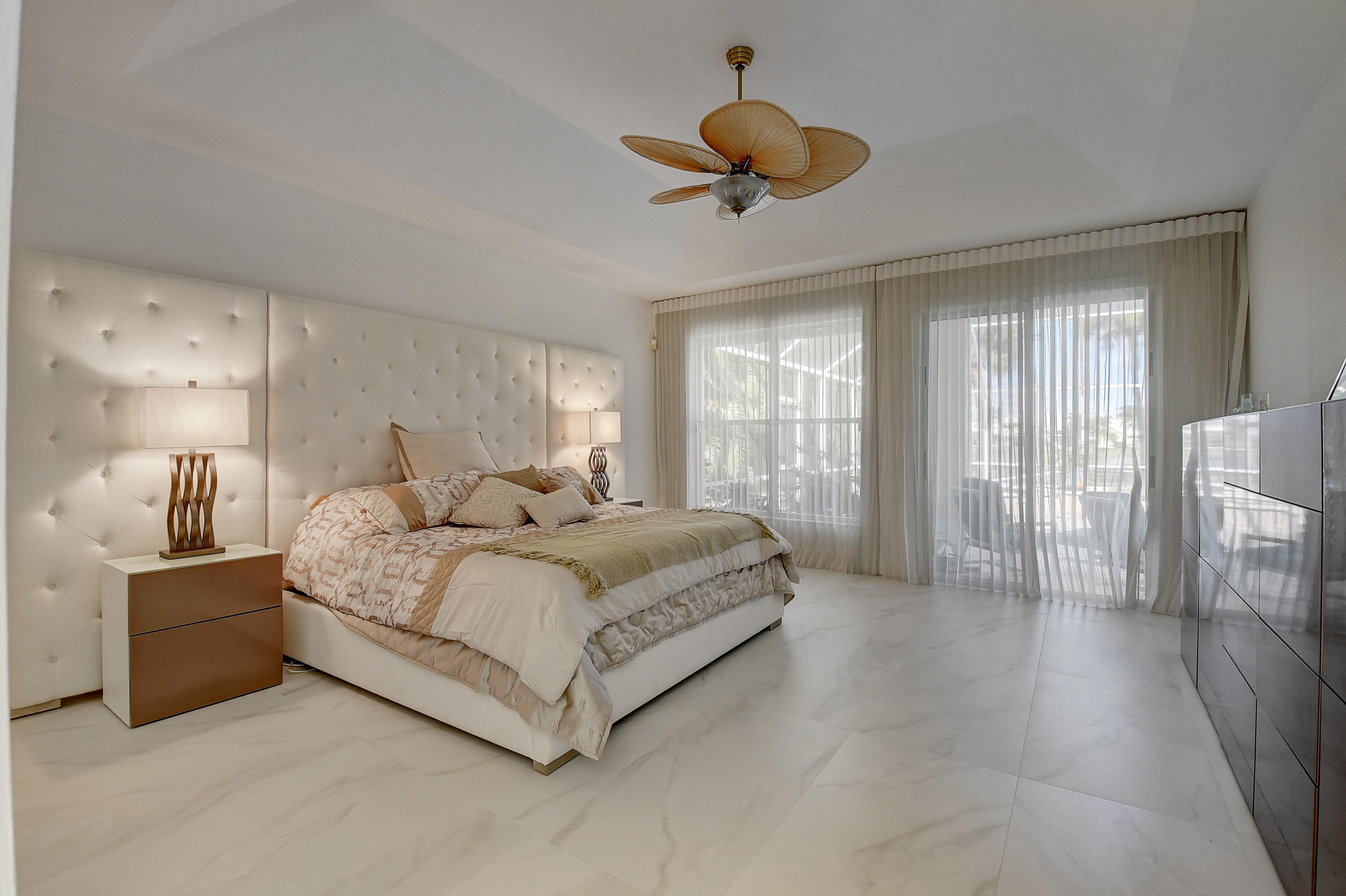 ABERDEEN 8 - Residential Lease