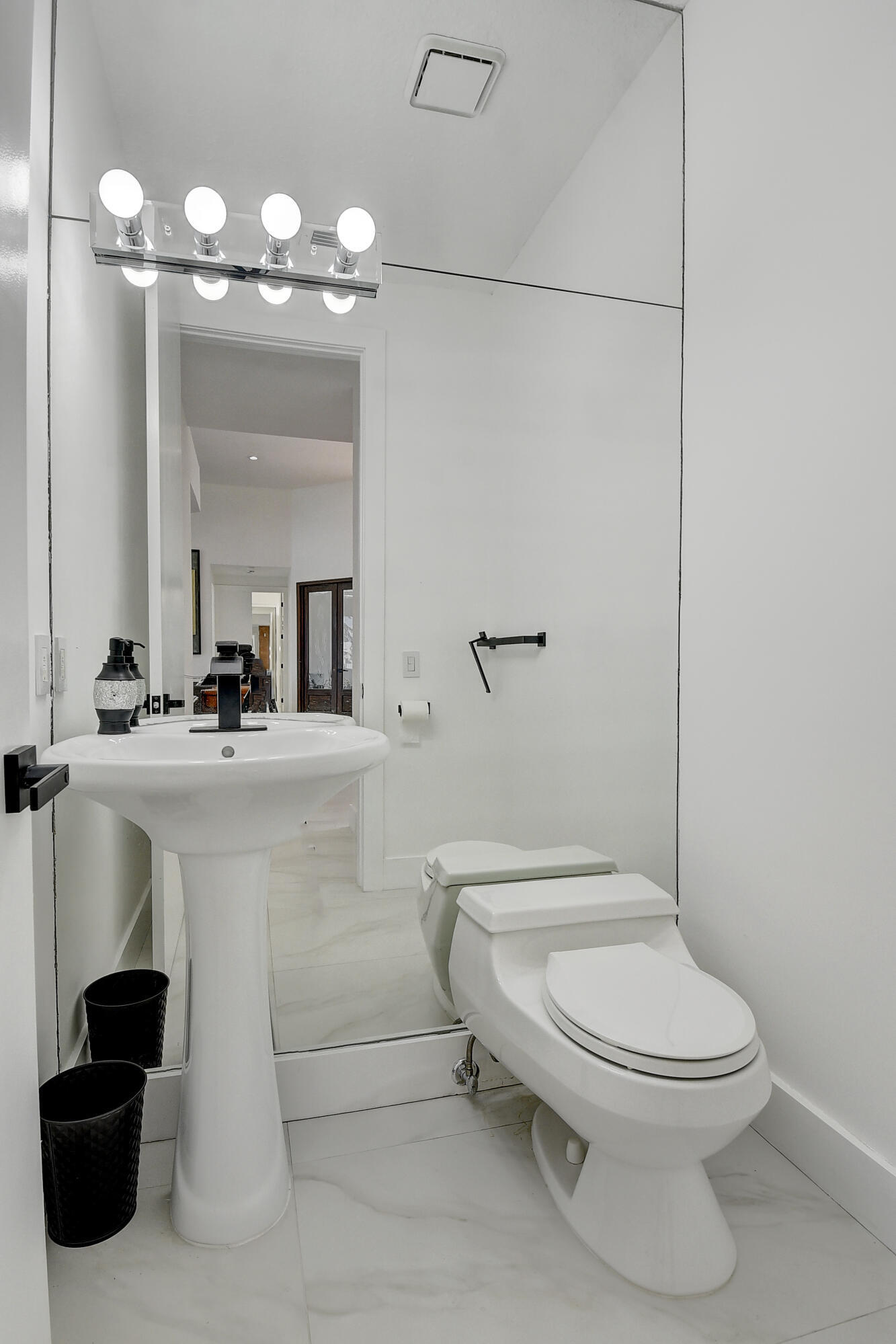 ABERDEEN 8 - Residential Lease