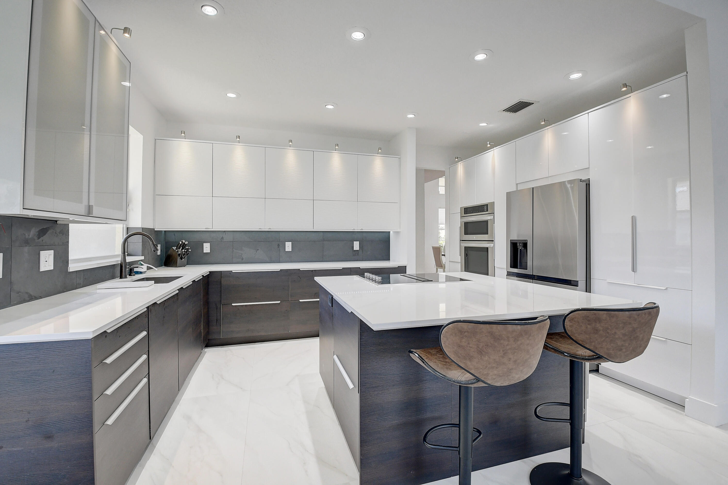 ABERDEEN 8 - Residential Lease