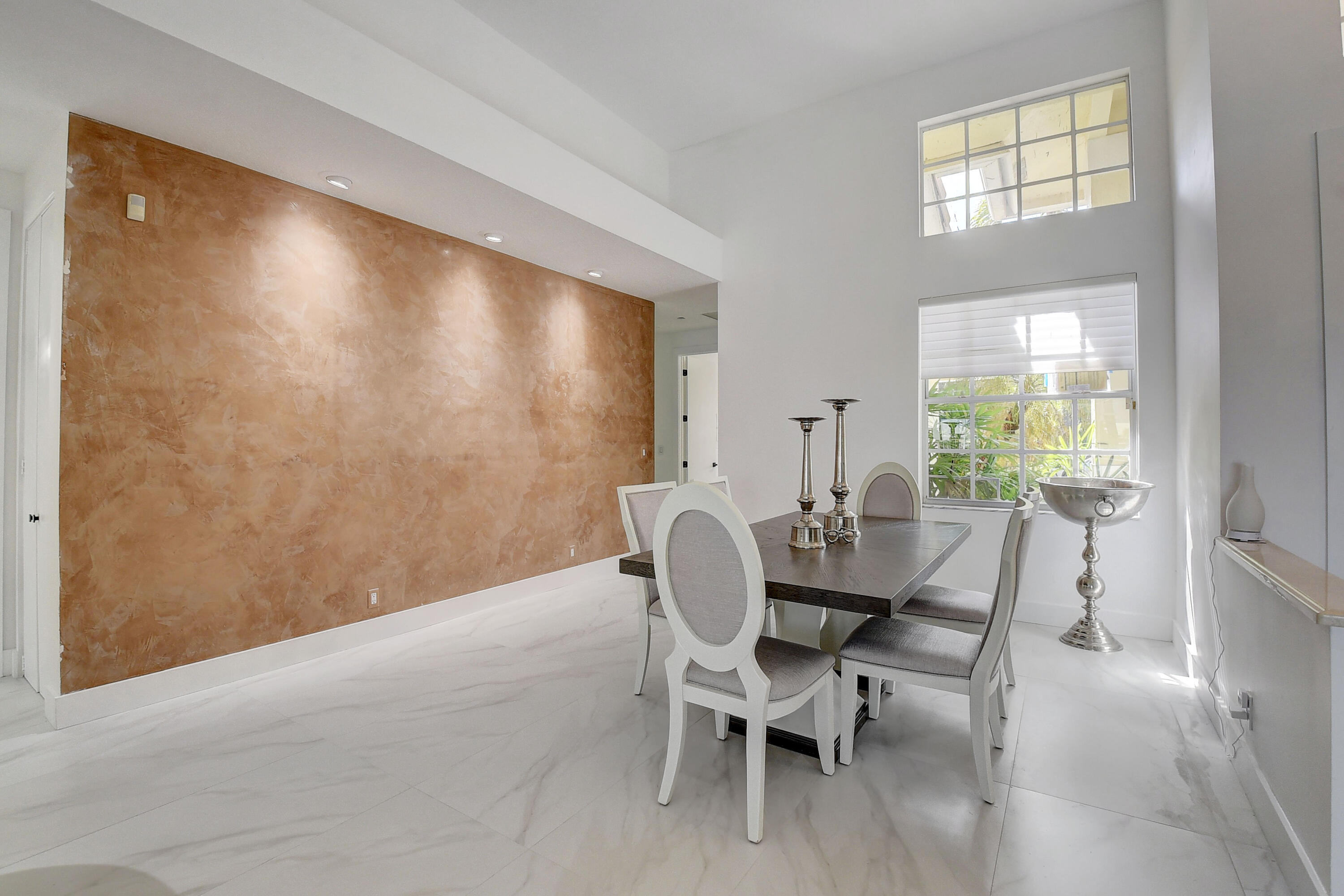 ABERDEEN 8 - Residential Lease
