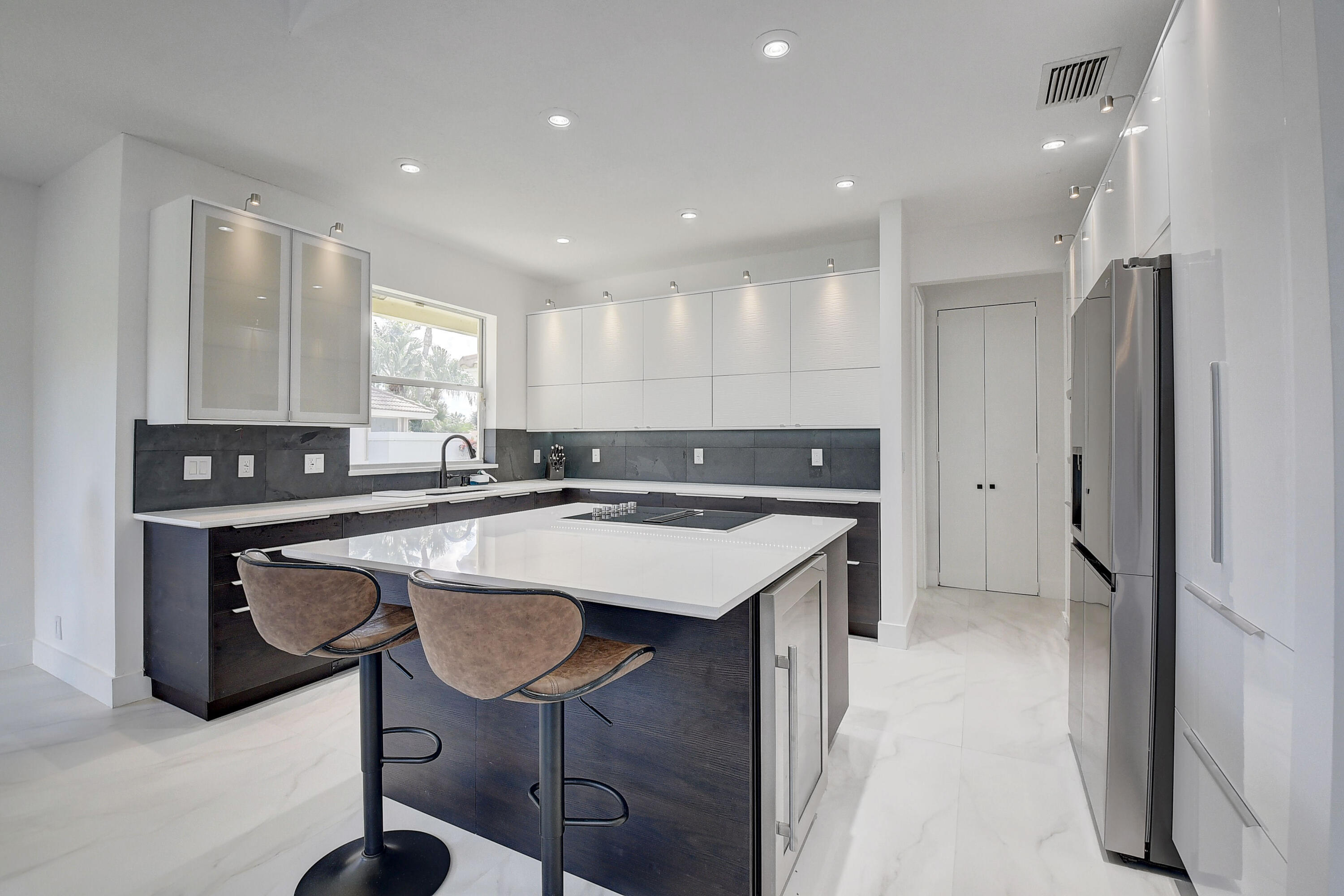 ABERDEEN 8 - Residential Lease
