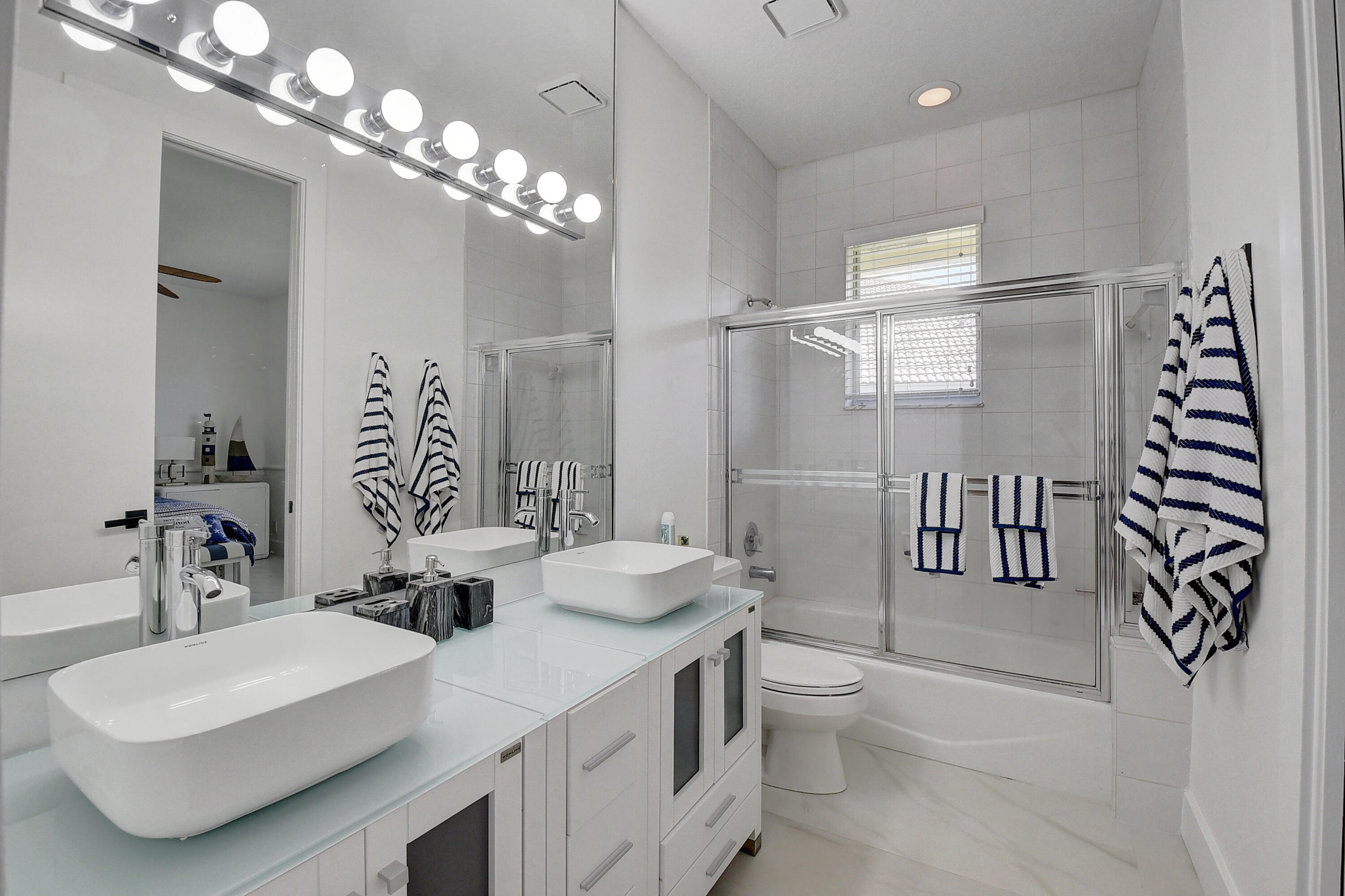 ABERDEEN 8 - Residential Lease