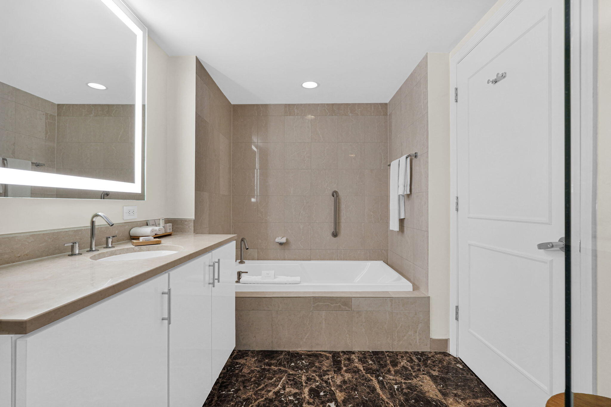 Q CLUB RESORT & RESIDENCES CONDO - Residential