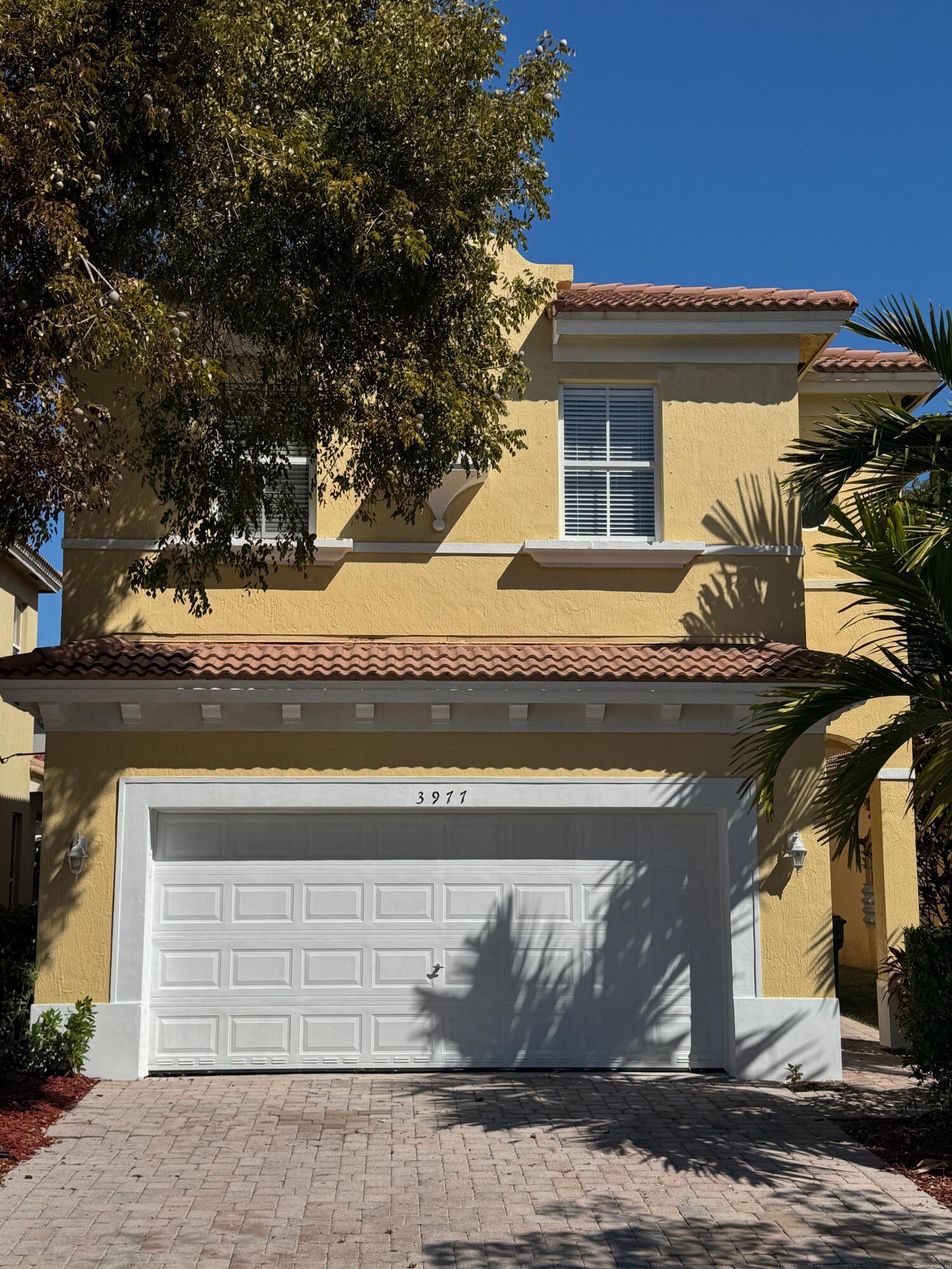 PORTOFINO PALMS - Residential
