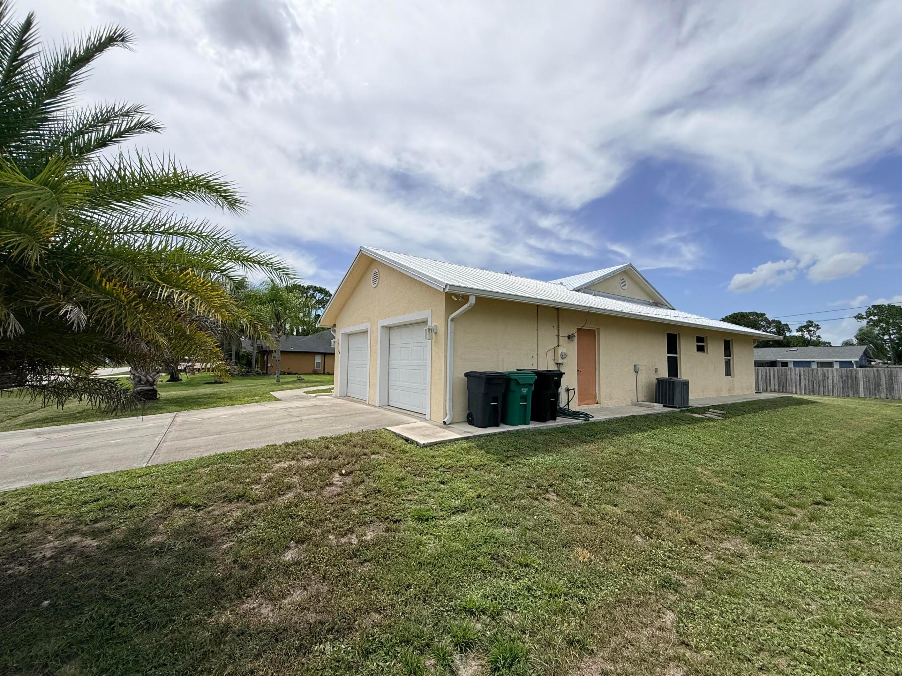 PORT ST LUCIE SECTION 15 - Residential