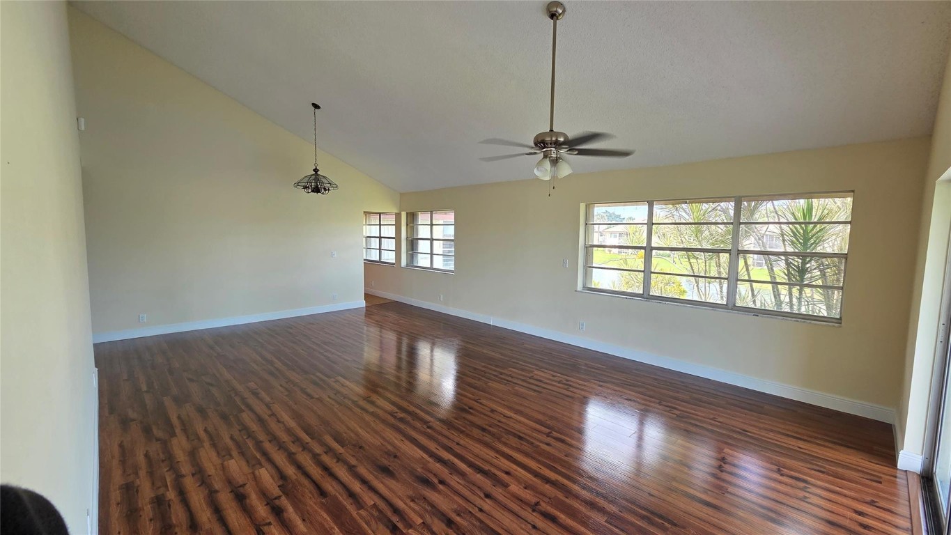 Holly Court At Woodmont - Residential