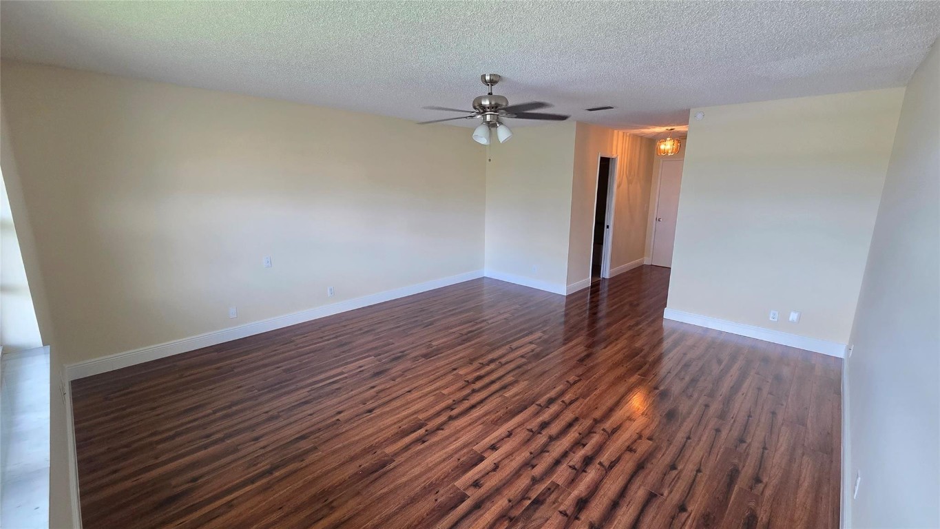Holly Court At Woodmont - Residential