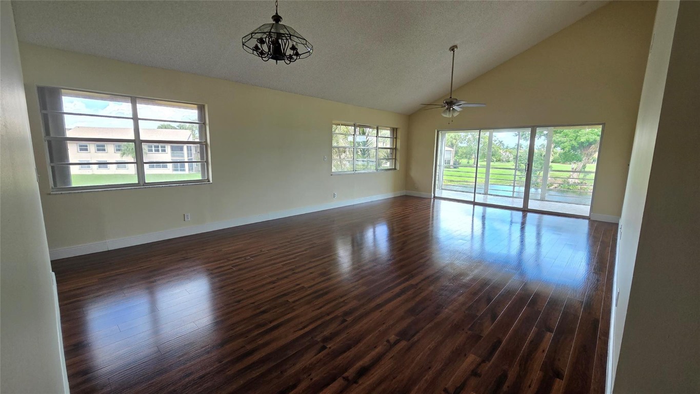 Holly Court At Woodmont - Residential