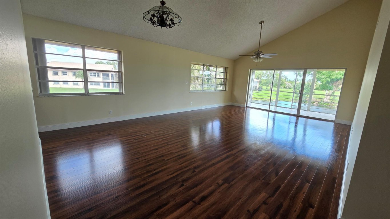Holly Court At Woodmont - Residential