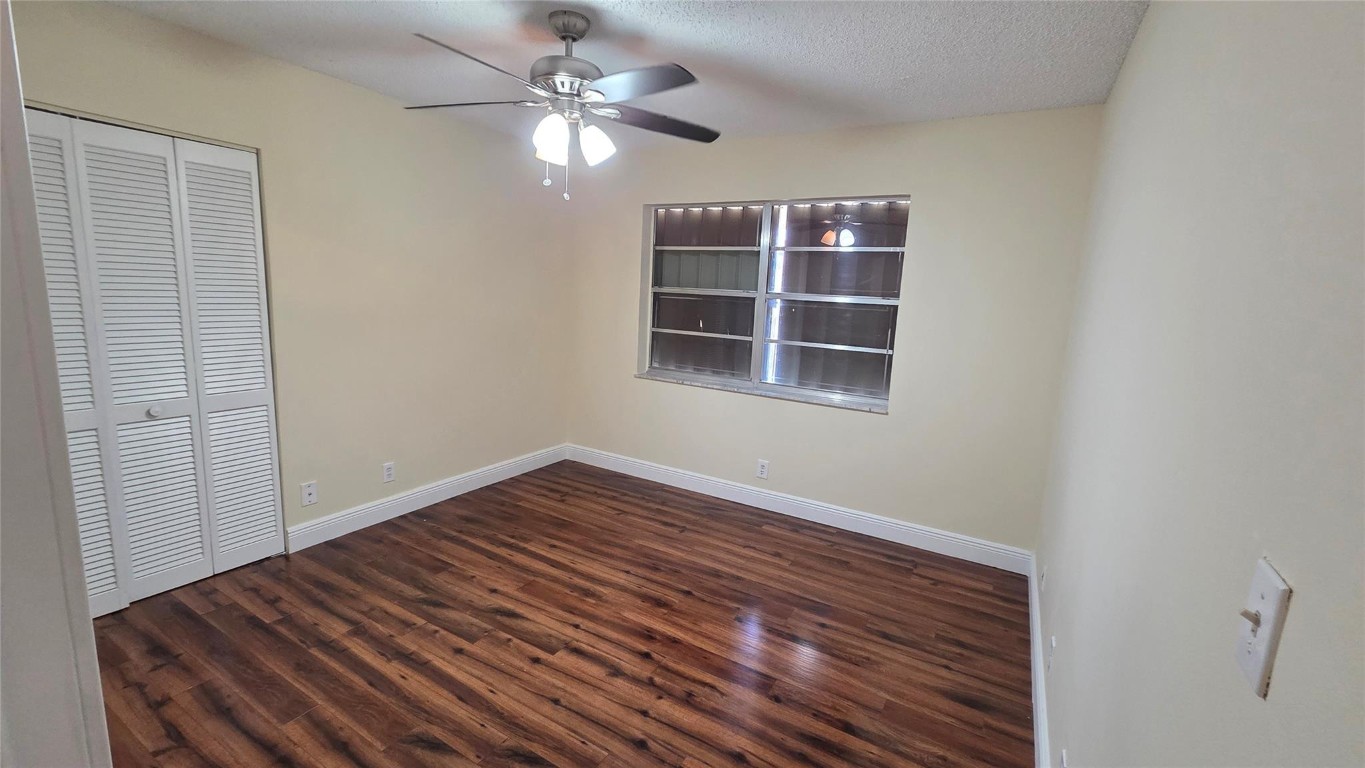 Holly Court At Woodmont - Residential