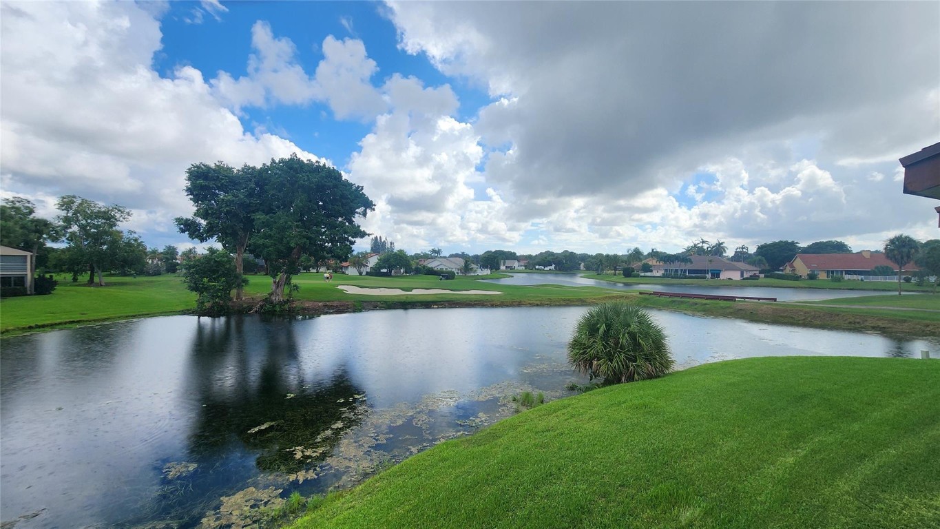 Holly Court At Woodmont - Residential