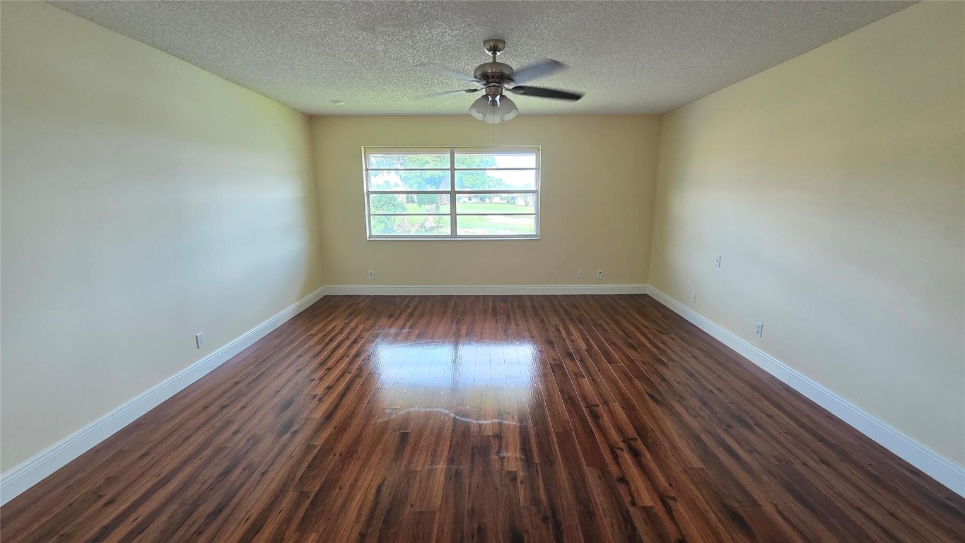 Holly Court At Woodmont - Residential