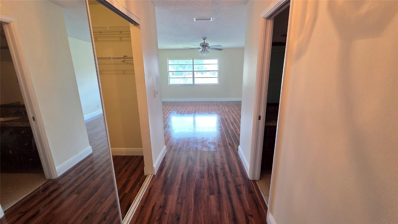 Holly Court At Woodmont - Residential
